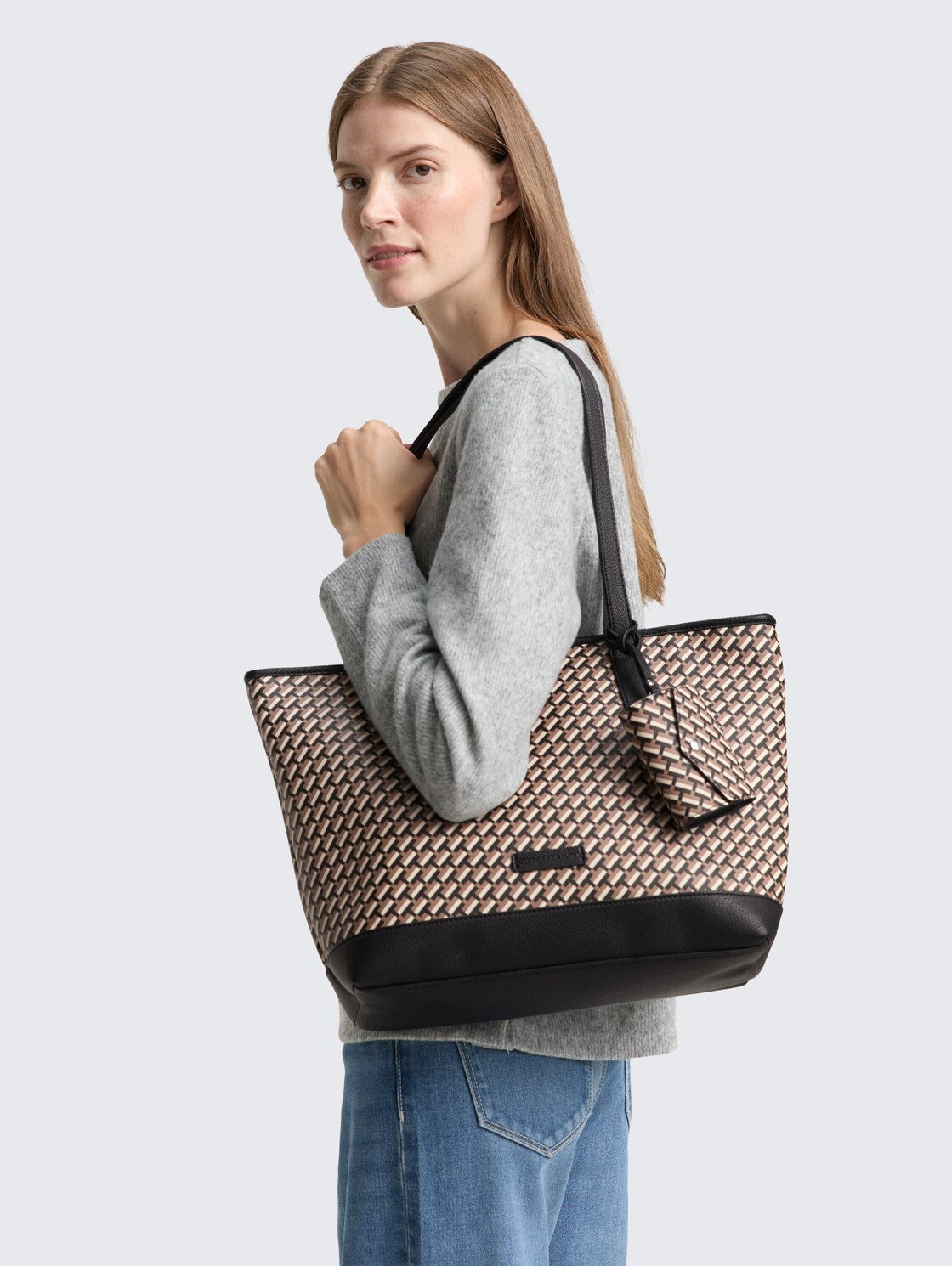 TTXENIA L Shopper mit Allover-Print - schwarz / black - seitliche Model-Ansicht