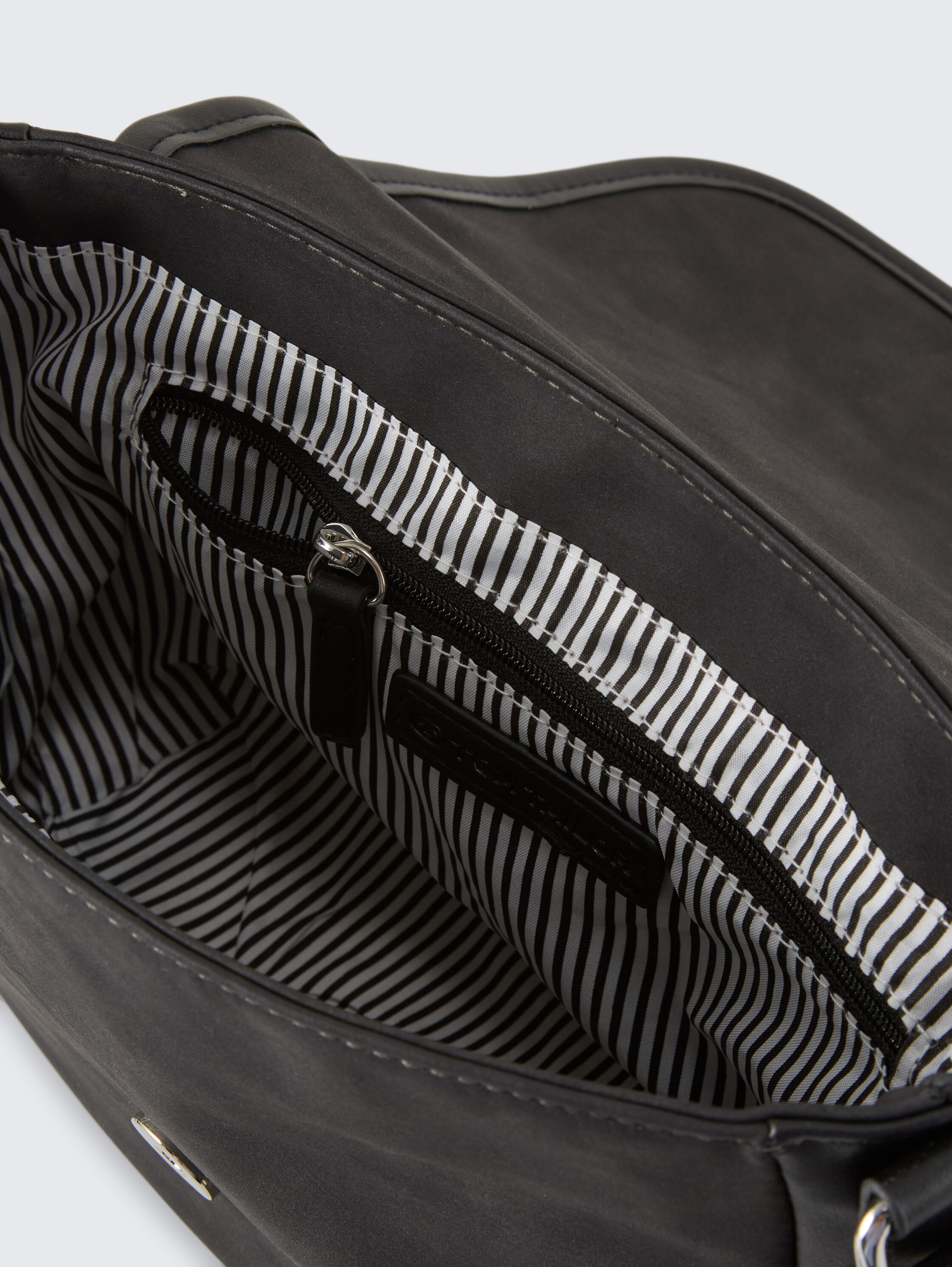 TTYARA schoudertas met envelop - schwarz / black - zijaanzicht product 