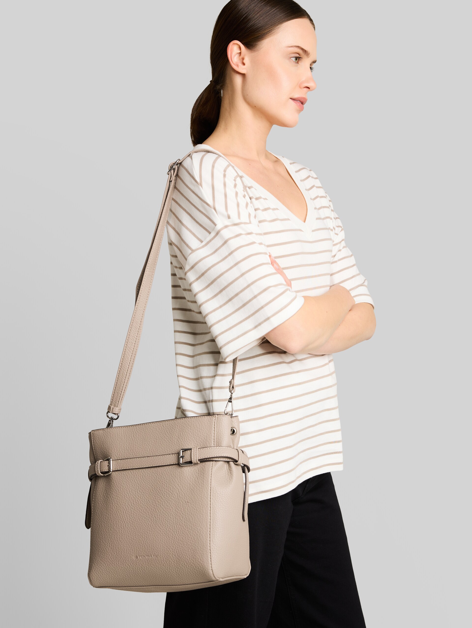 TTSORA M Shoulder bag with belt detail - taupe / taupe - side model view