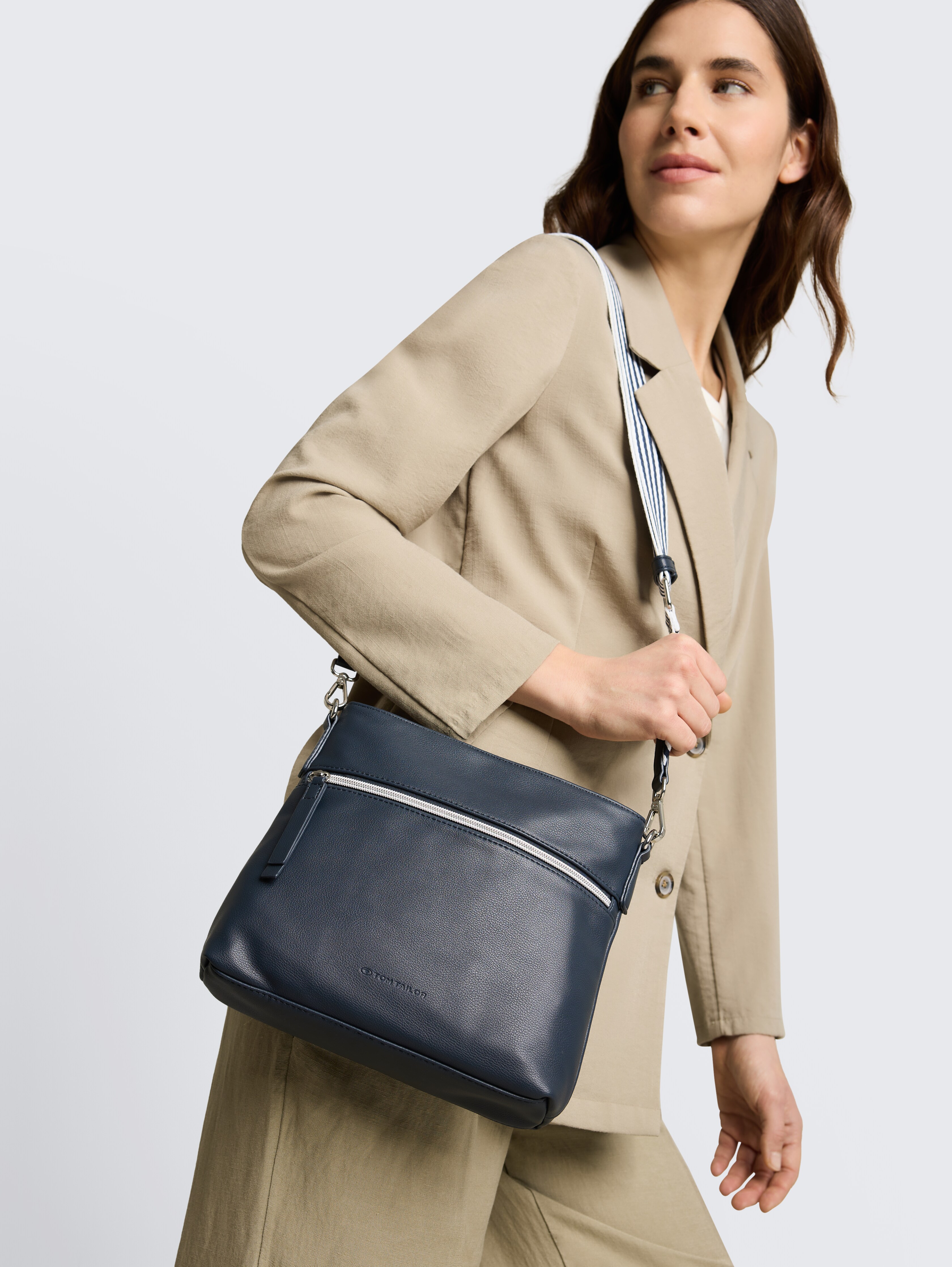 TTORLA STRIPE M Umhängetasche mit Gewebeband von Women, dark blue