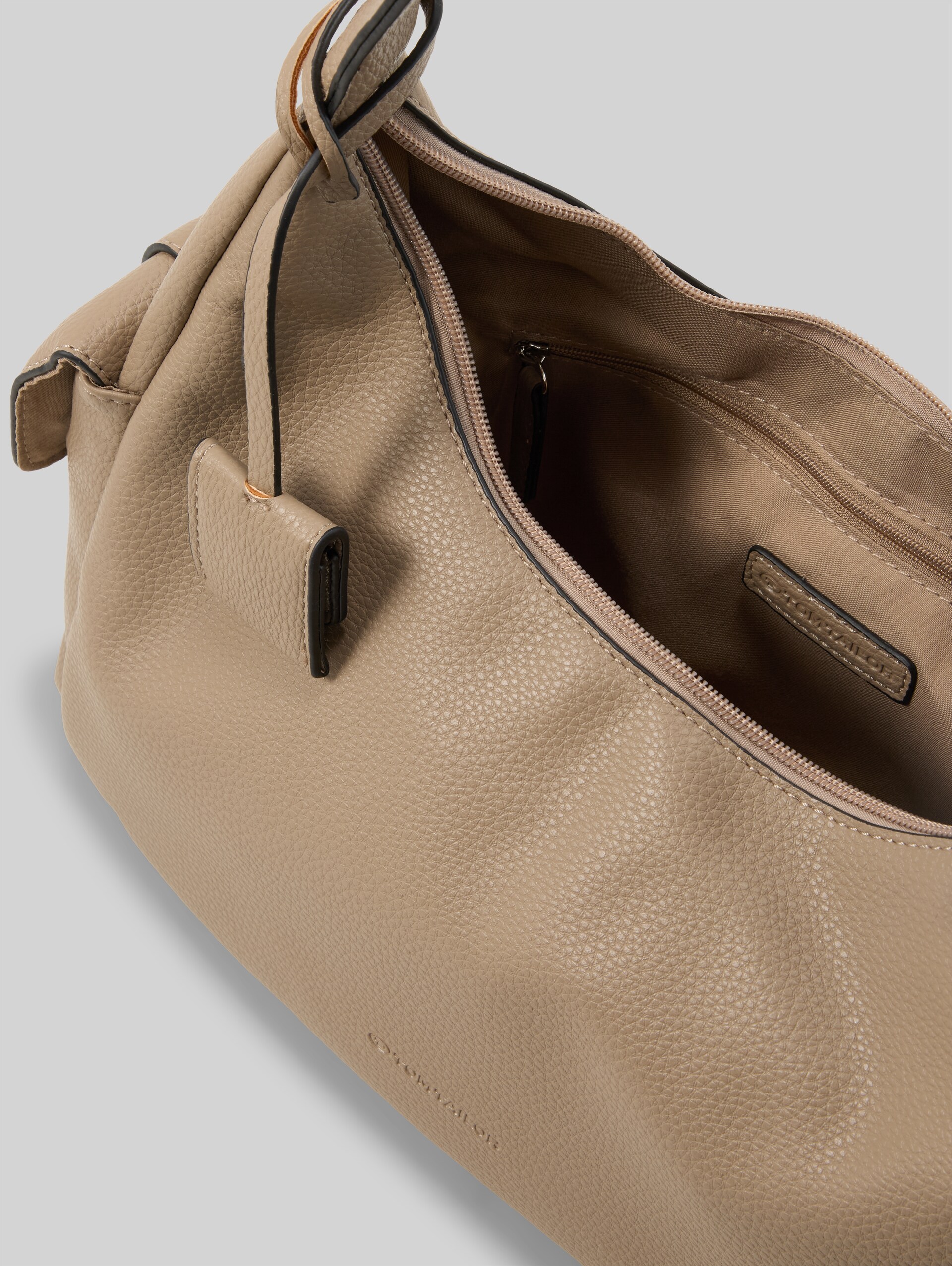 TTCHARIS M schoudertas met hangertje - taupe / taupe - zijaanzicht product 