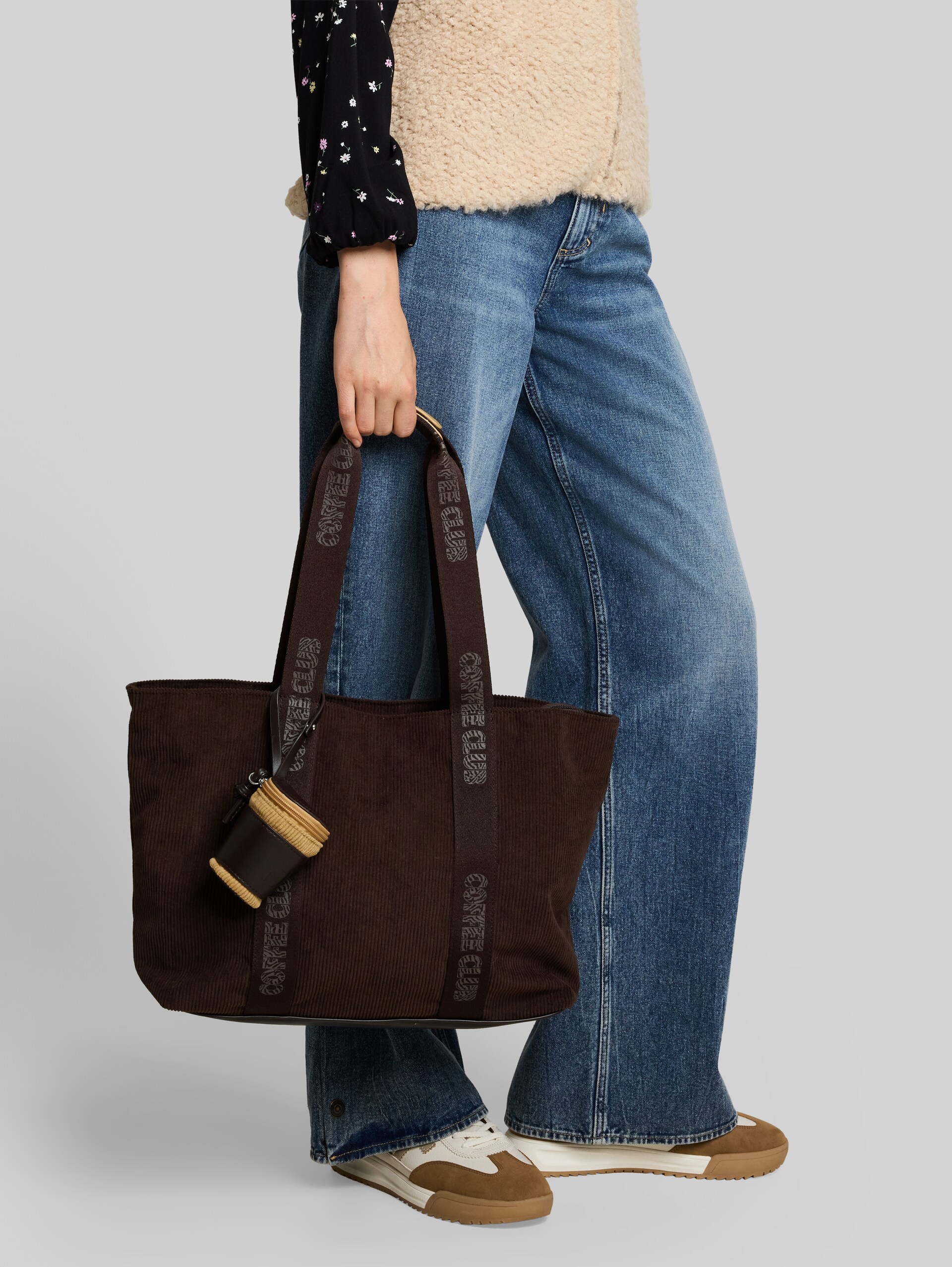 TTCORTINI L Shopper met hanger - dark brown - zijaanzicht model