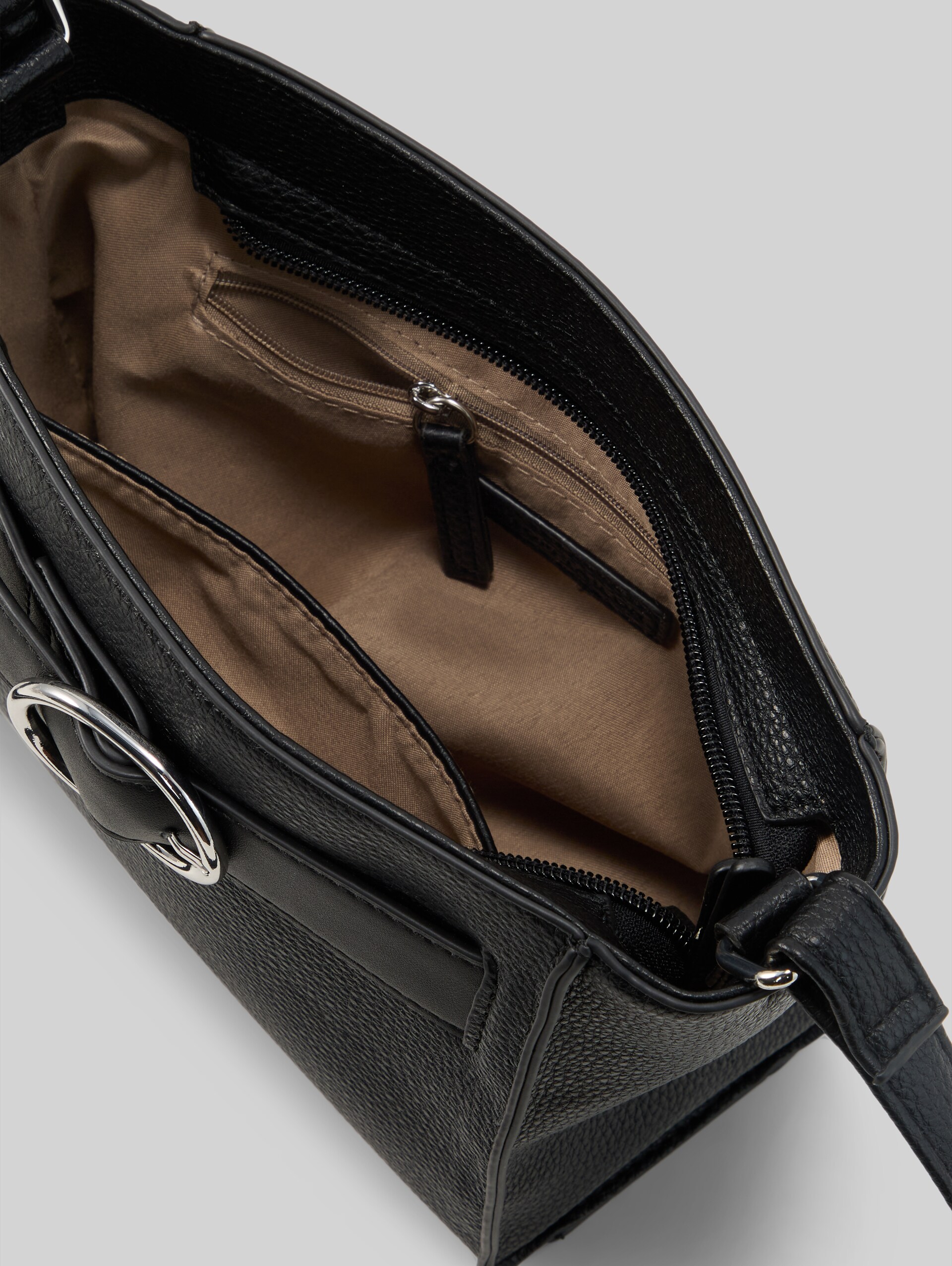 TTELIORA S schoudertas met riemdetail - schwarz / black - zijaanzicht product 