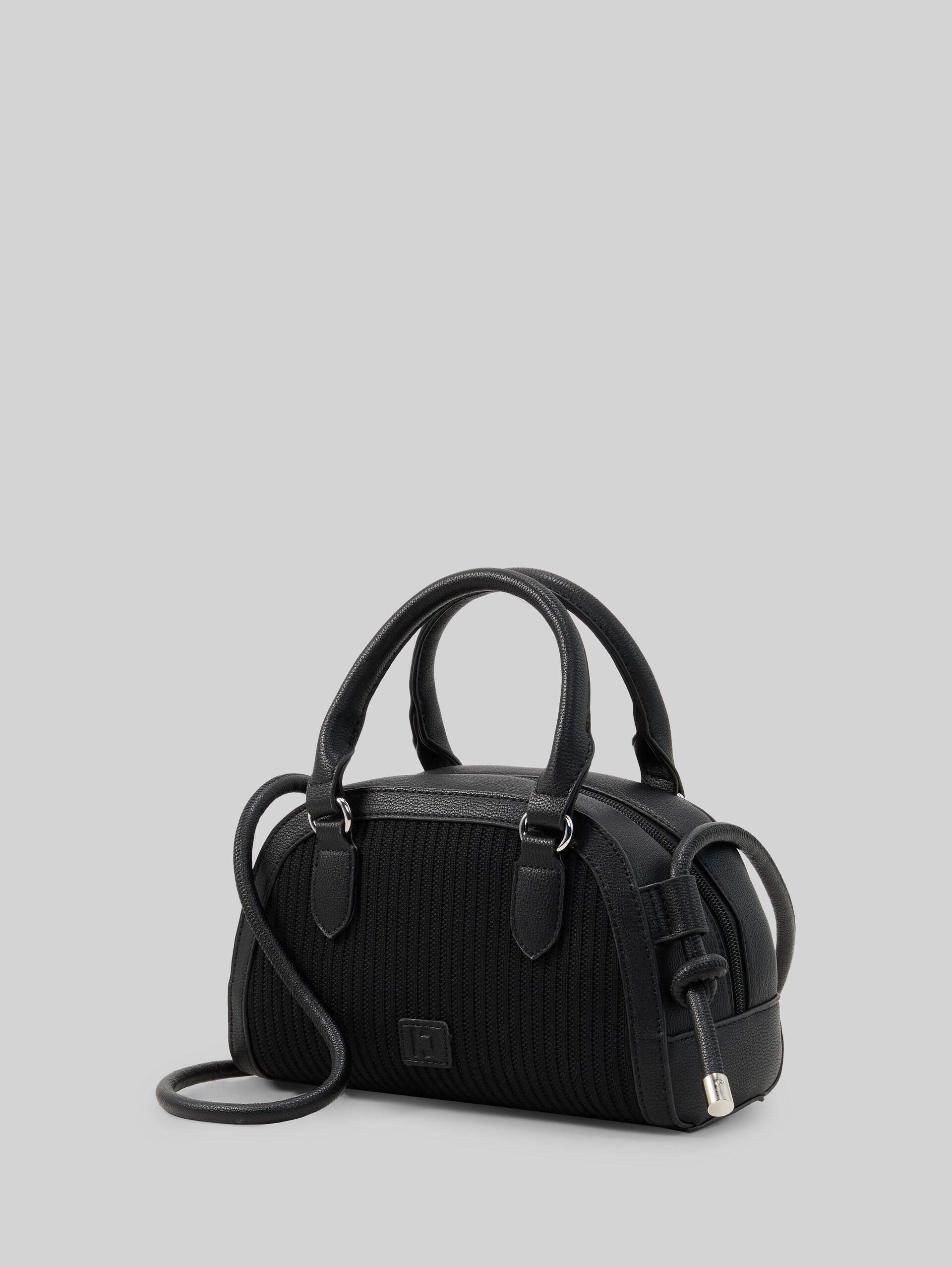 TTMADELYN S Shopper met logobadge - mixed black - zijaanzicht product 