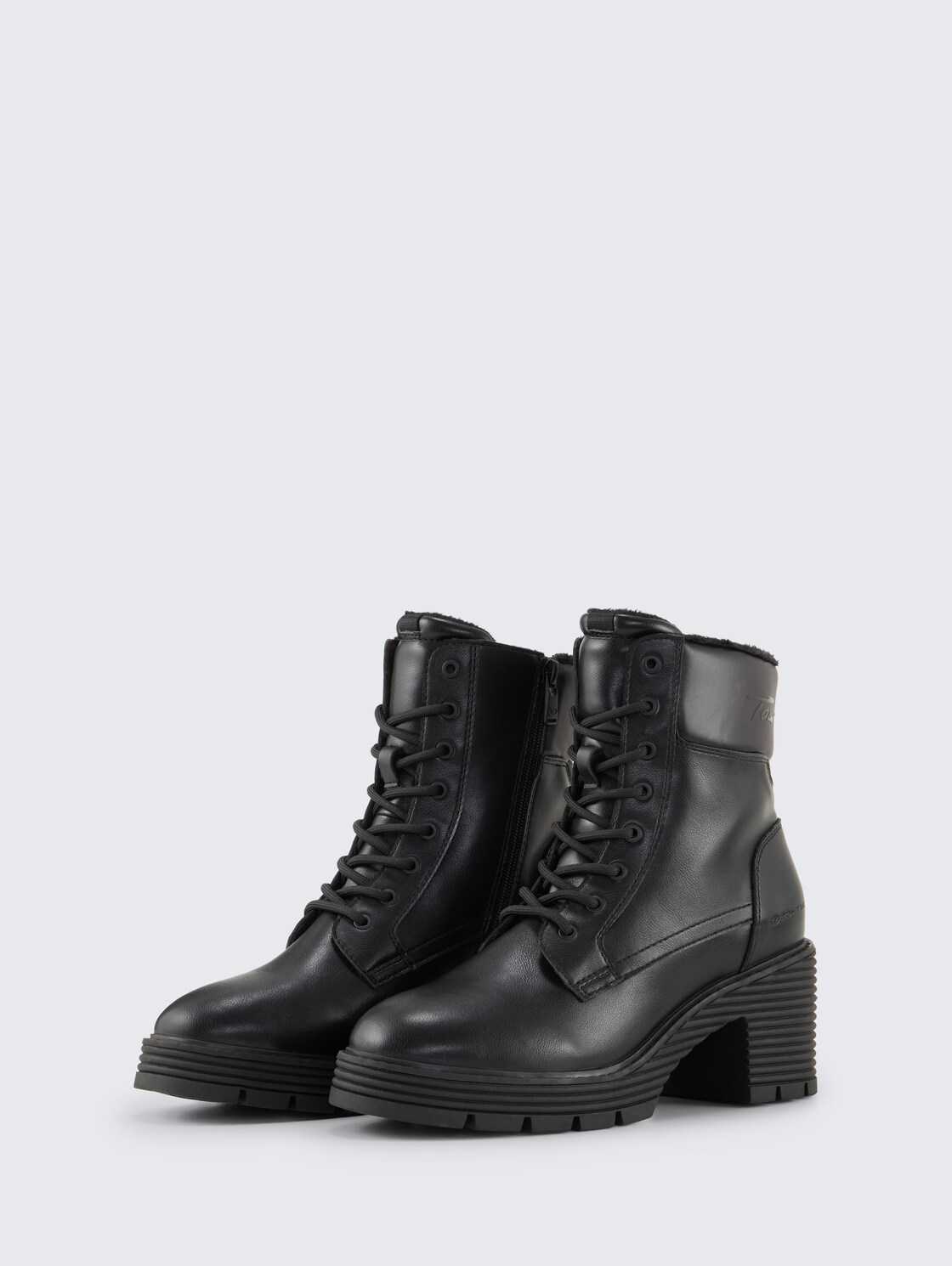 Gefütterte Absatzstiefel mit Logo-Details - black - seitliche Produkt-Ansicht