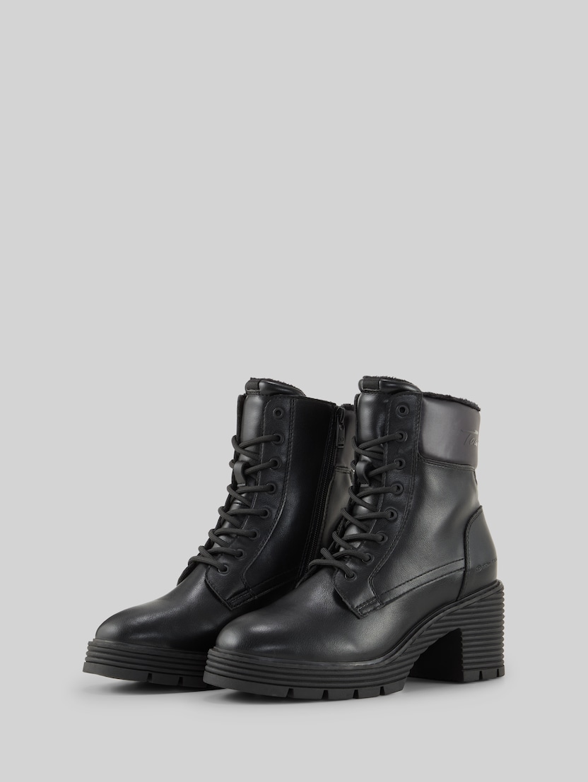 Gefütterte Absatzstiefel mit Logo-Details von Women, black