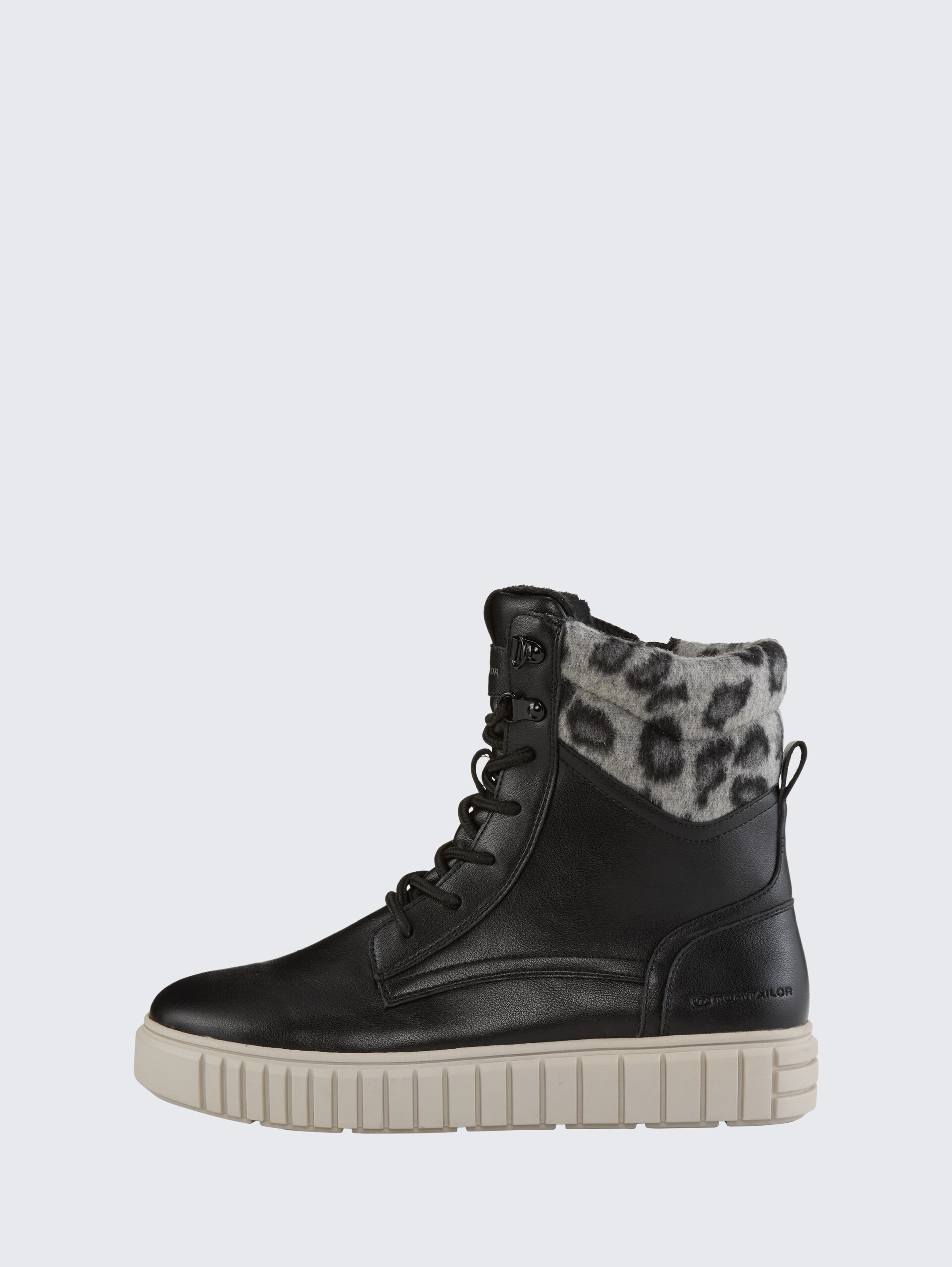 Gefütterte Stiefelette mit Leo-Detail - black - seitliche Produkt-Ansicht