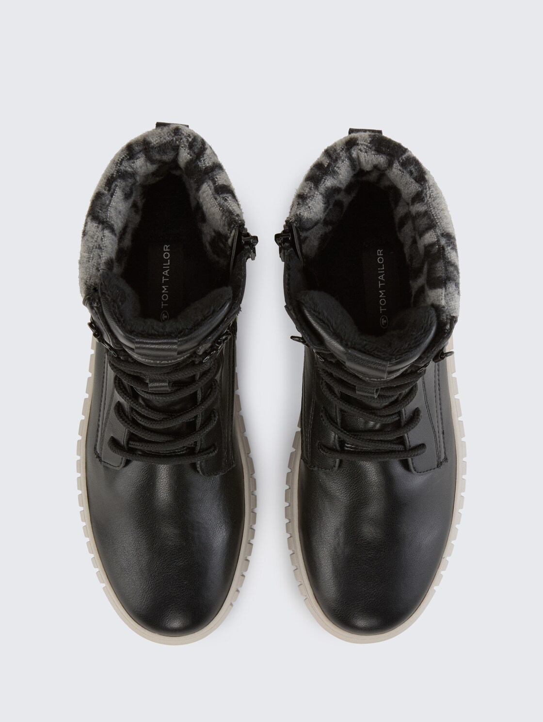 Gefütterte Stiefelette mit Leo-Detail - black - Produkt-Ansicht von oben 