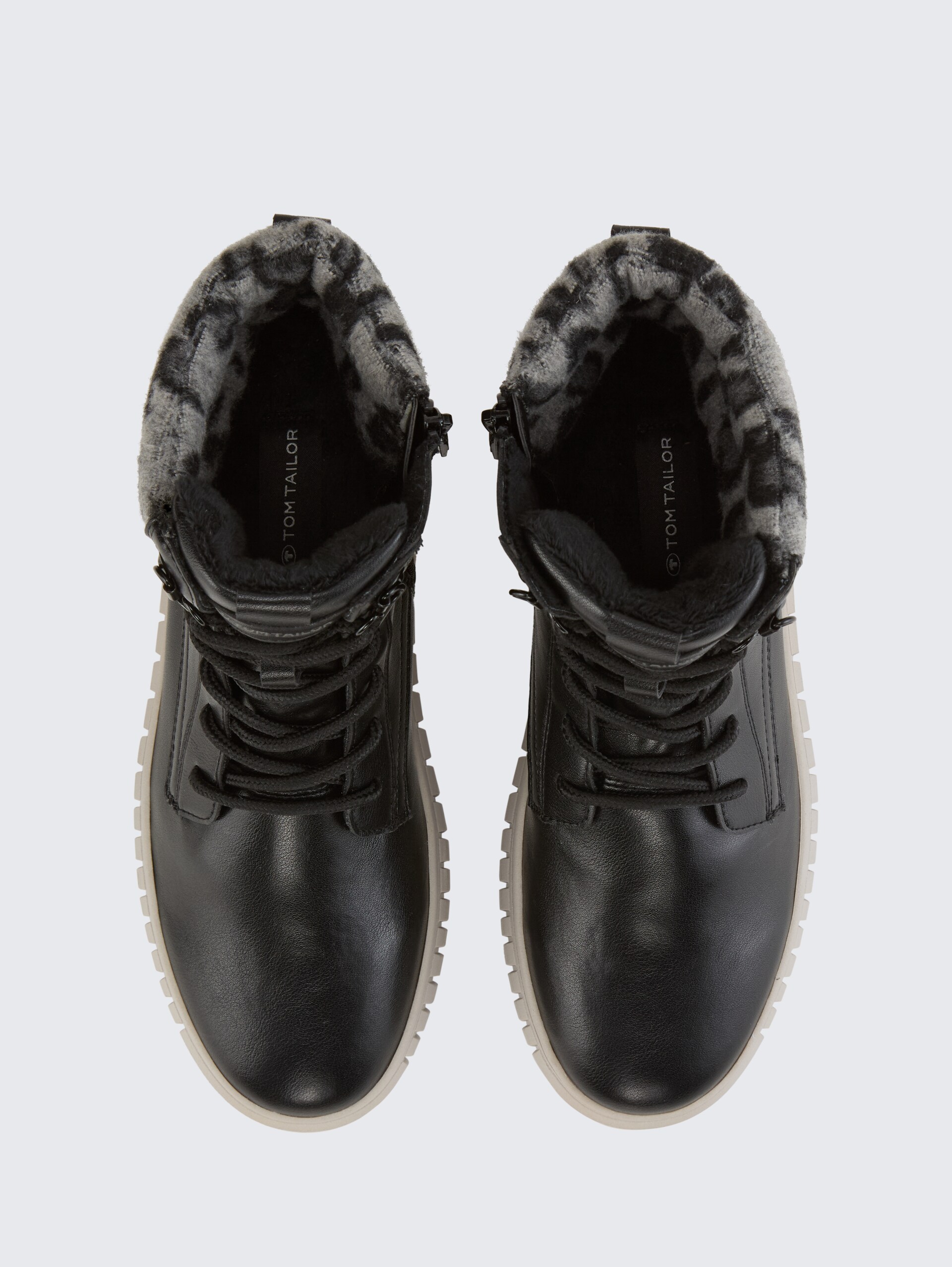 Gefütterte Stiefelette mit Leo-Detail - black - Produkt-Ansicht von oben 