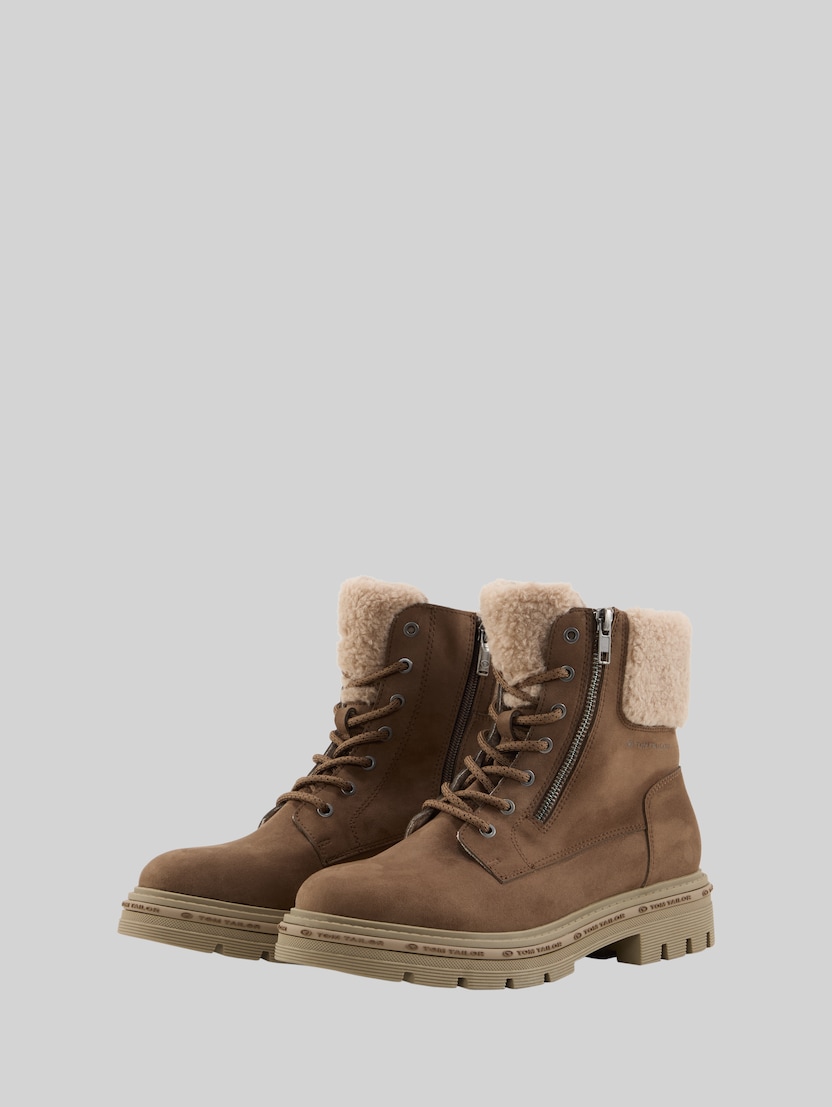 Lined ankle boots by Women, Dkfango