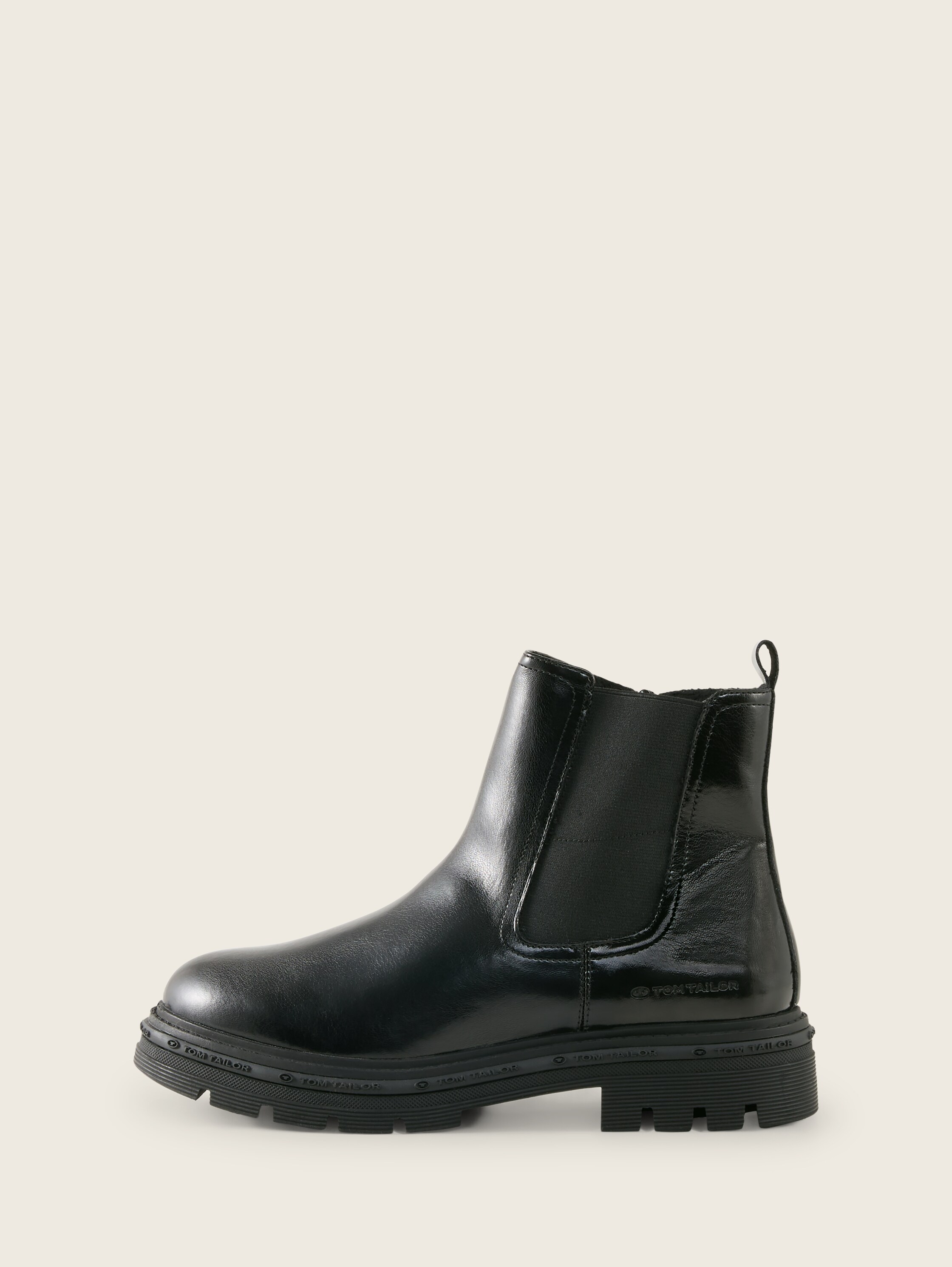 Gefütterte Stiefeletten aus Kunstleder - black_1 - 