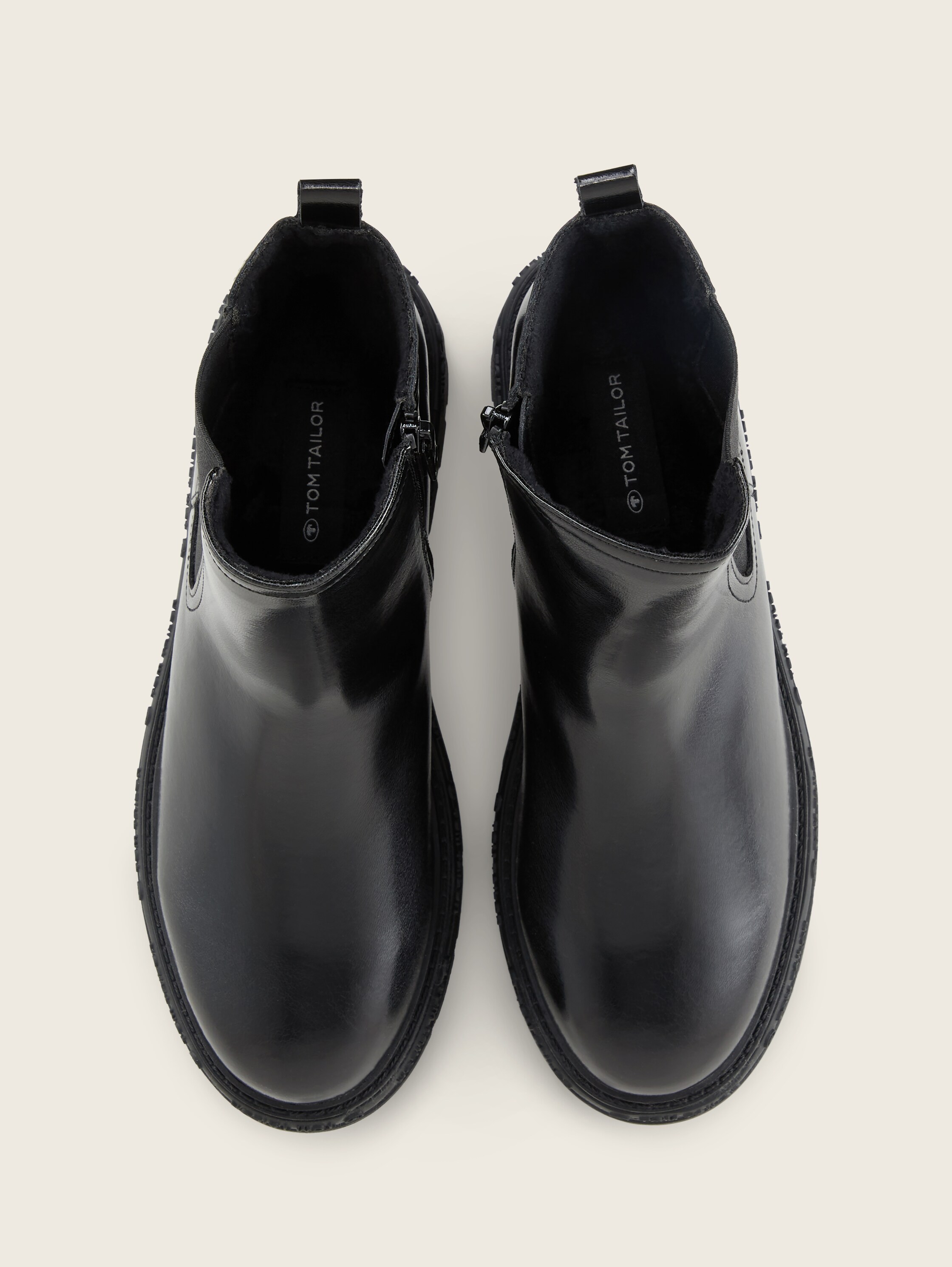 Gefütterte Stiefeletten aus Kunstleder - black_1 - 