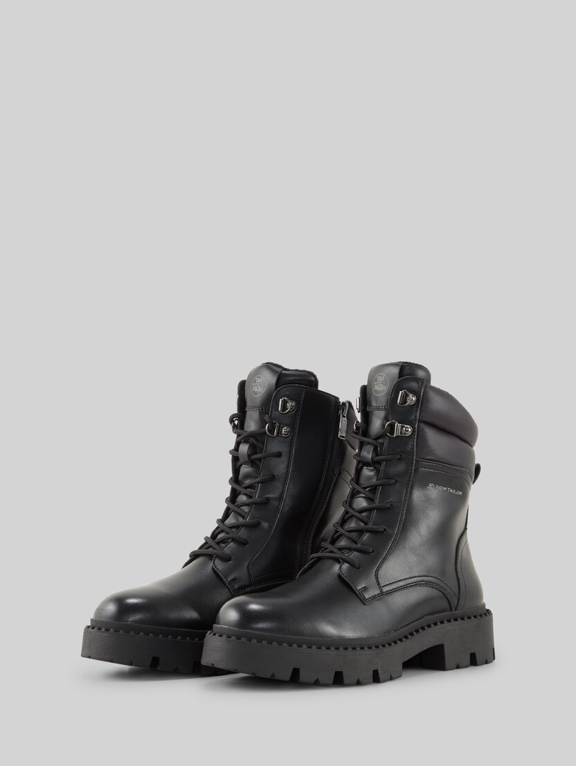 Gefütterte Stiefel von Women, black