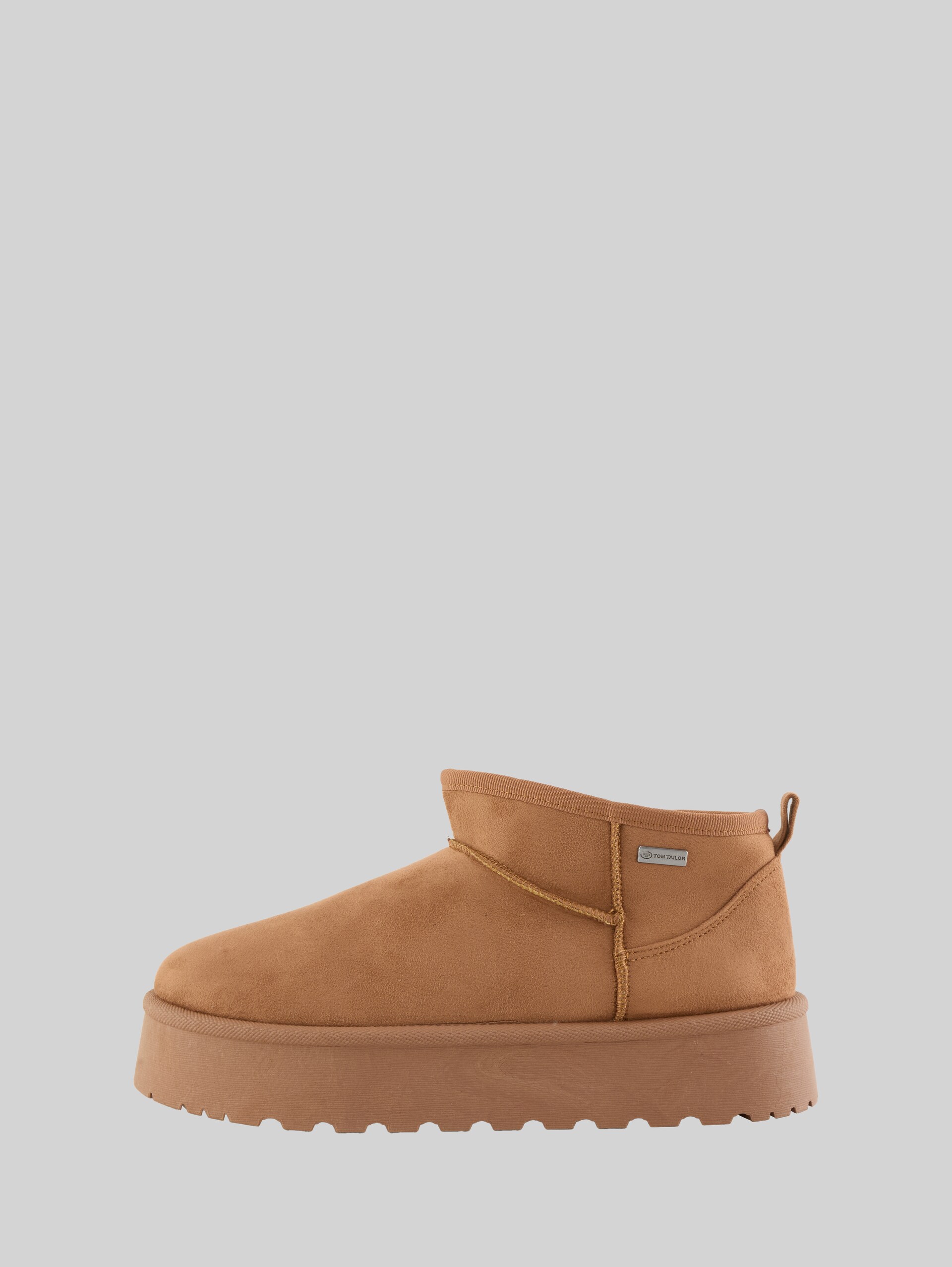 Lined snow ankle boots with platform sole - hazel - Product detail view
