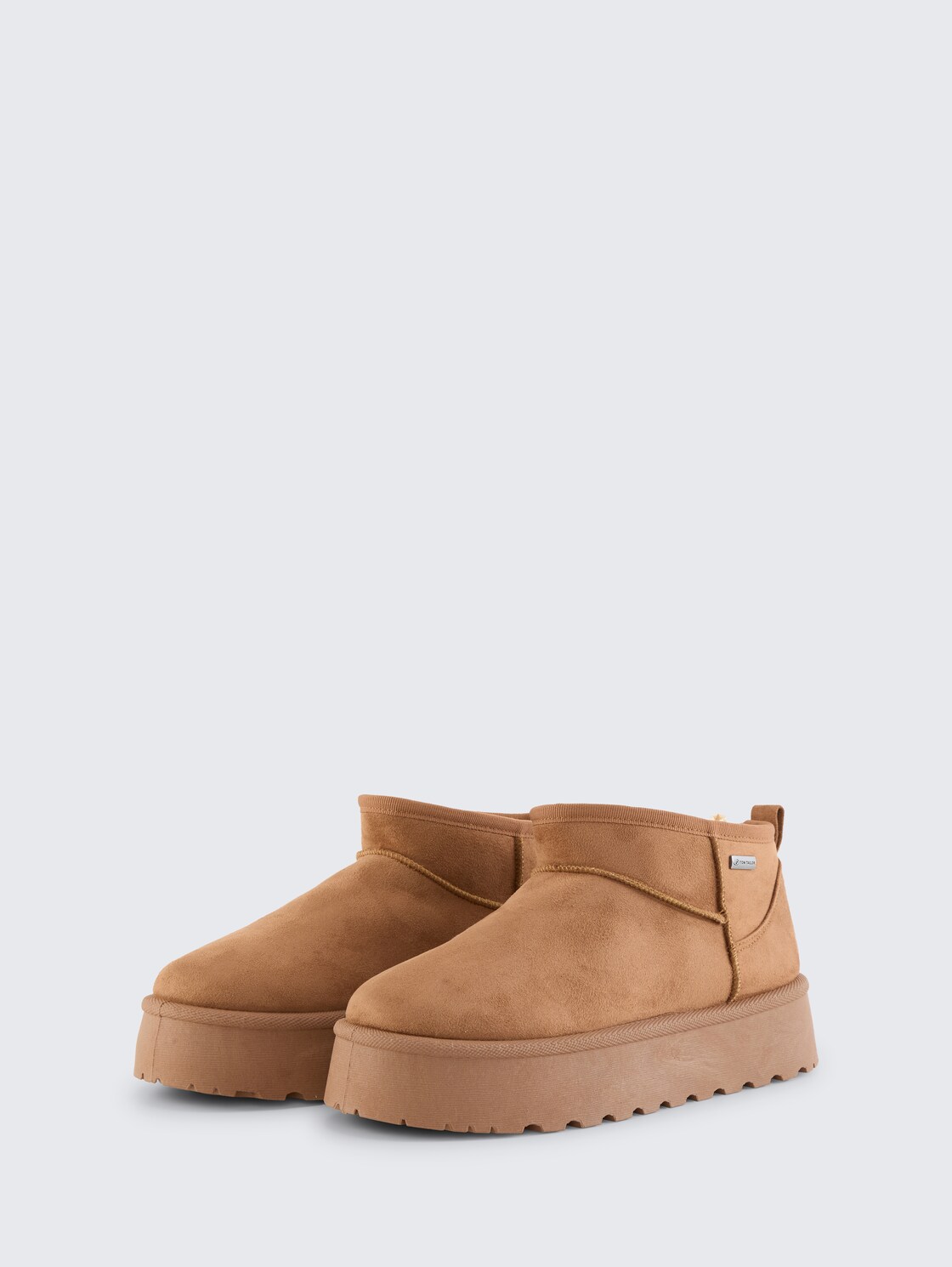 Gefütterte Schneestiefeletten mit Plateau-Sohle - hazel - seitliche Produkt-Ansicht