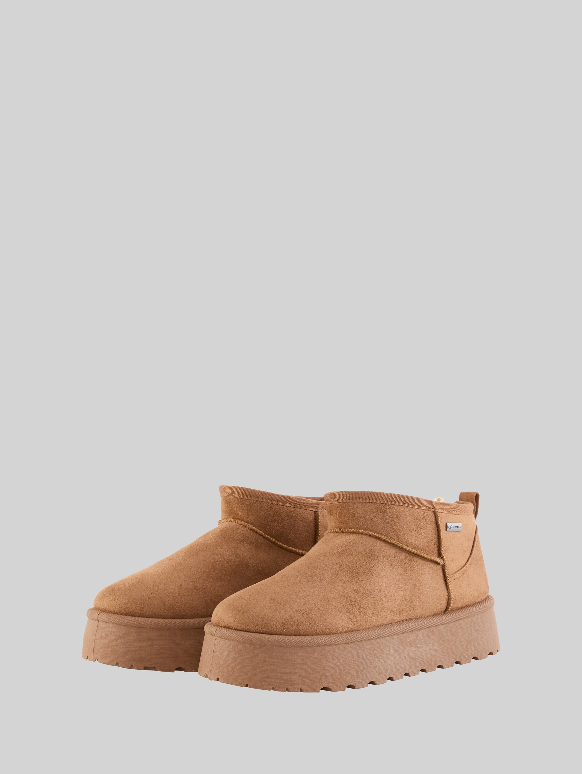 Lined snow ankle boots with platform sole - hazel - side product view