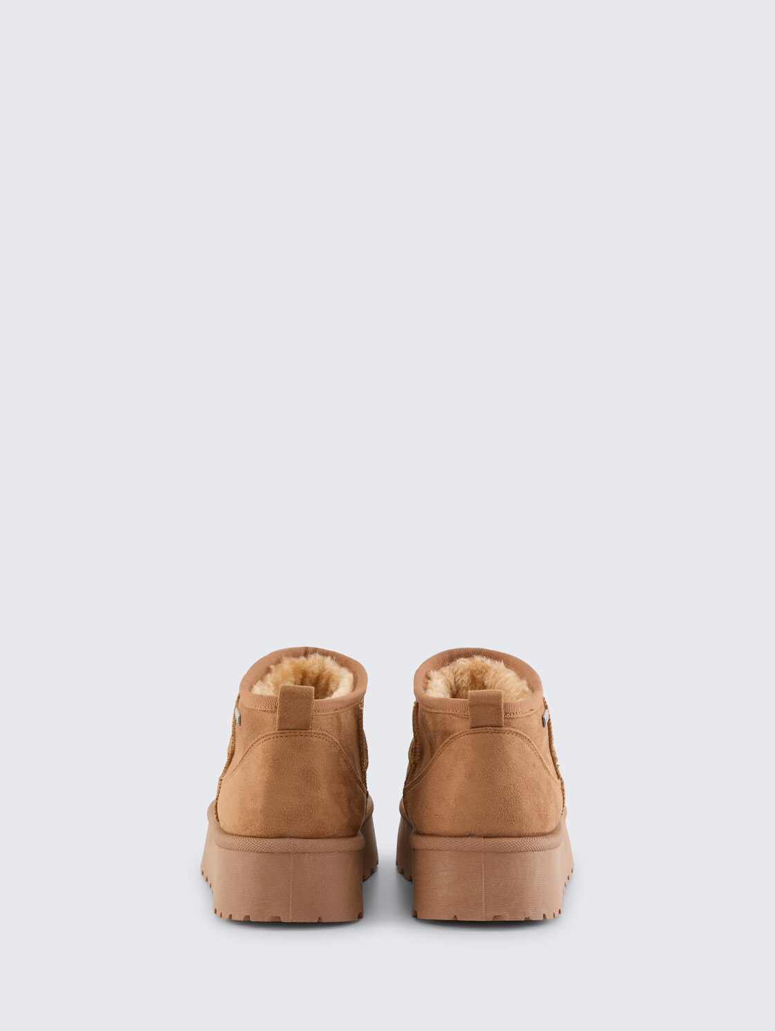 Gefütterte Schneestiefeletten mit Plateau-Sohle - hazel - Produkt-Rückansicht