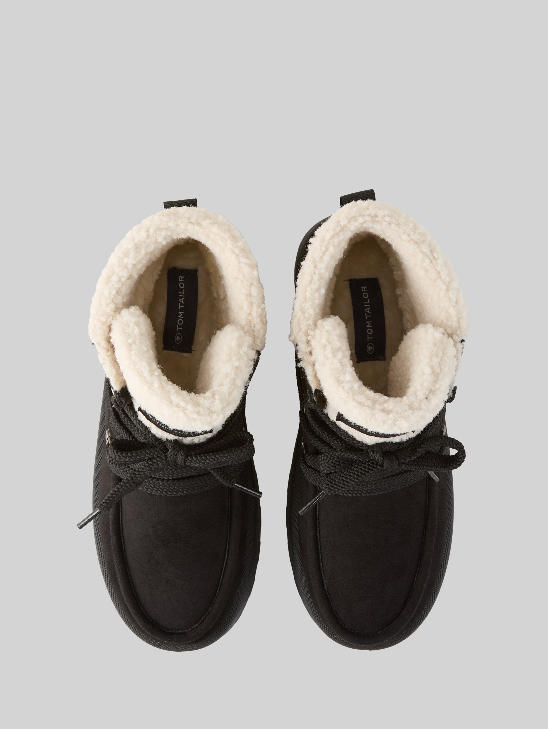Lined snow ankle boots with platform sole - black - Product view from top 