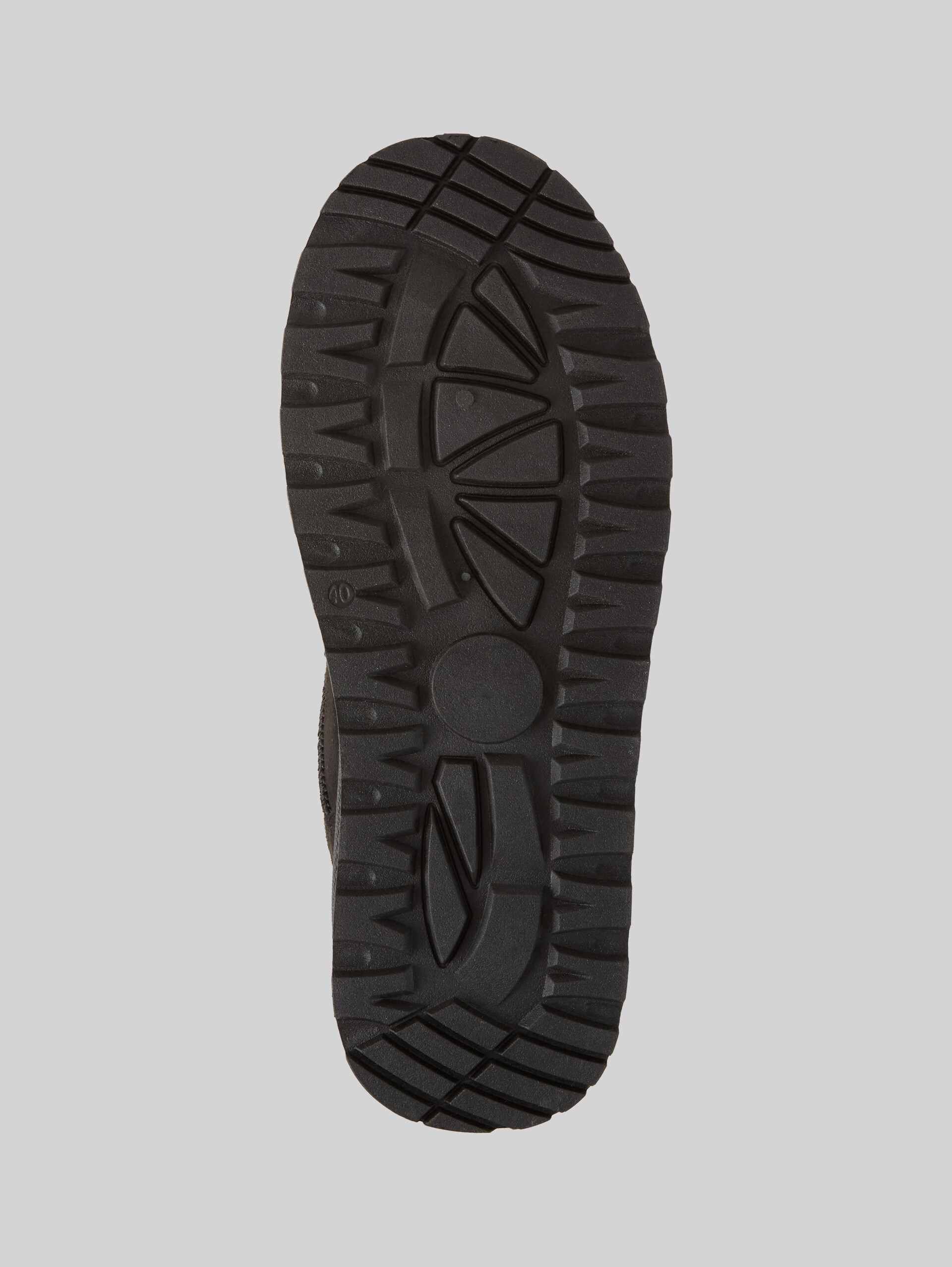 Lined snow ankle boots with platform sole - black - Product view sole 