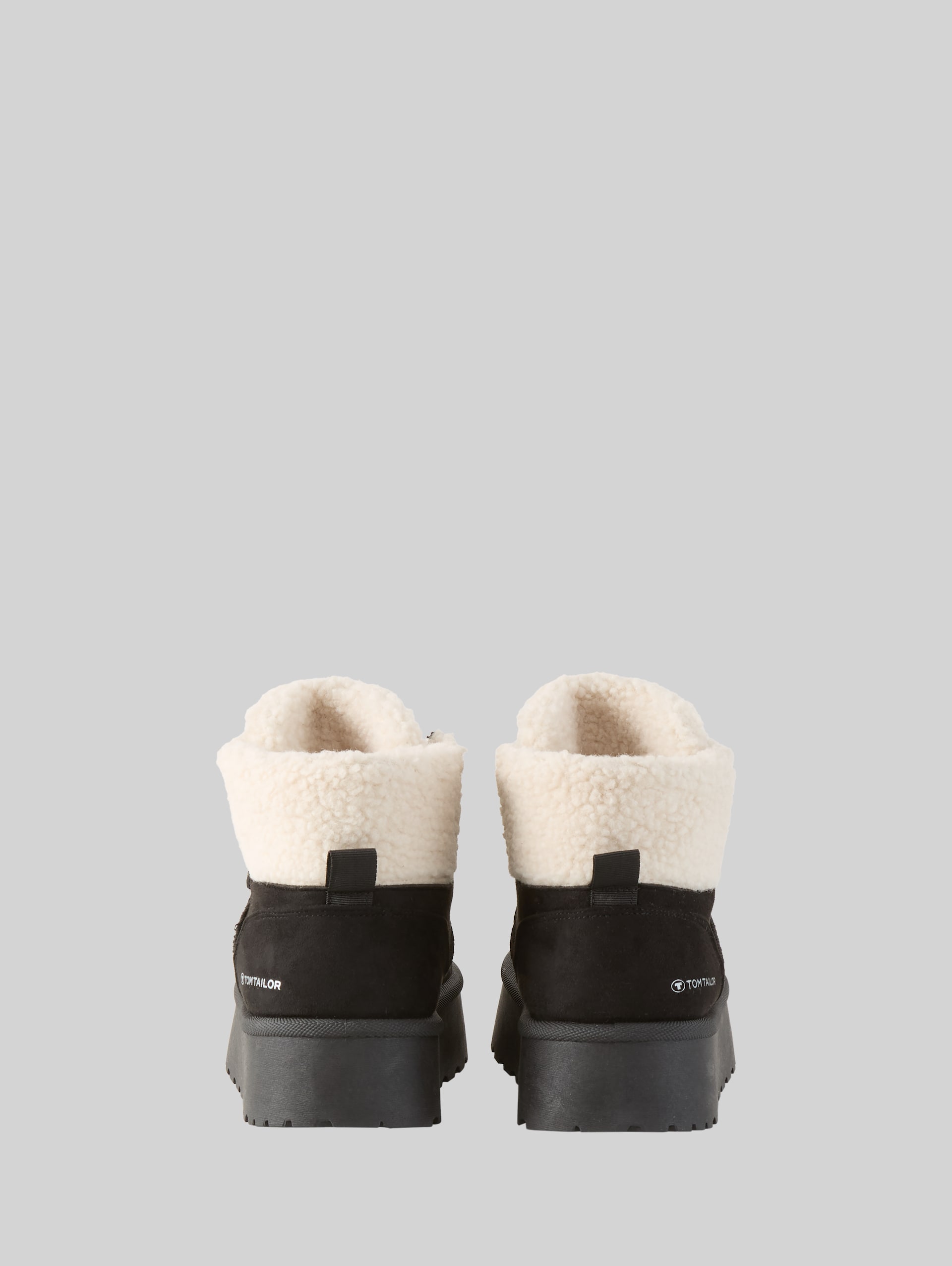 Lined snow ankle boots with platform sole - black - Product rear view