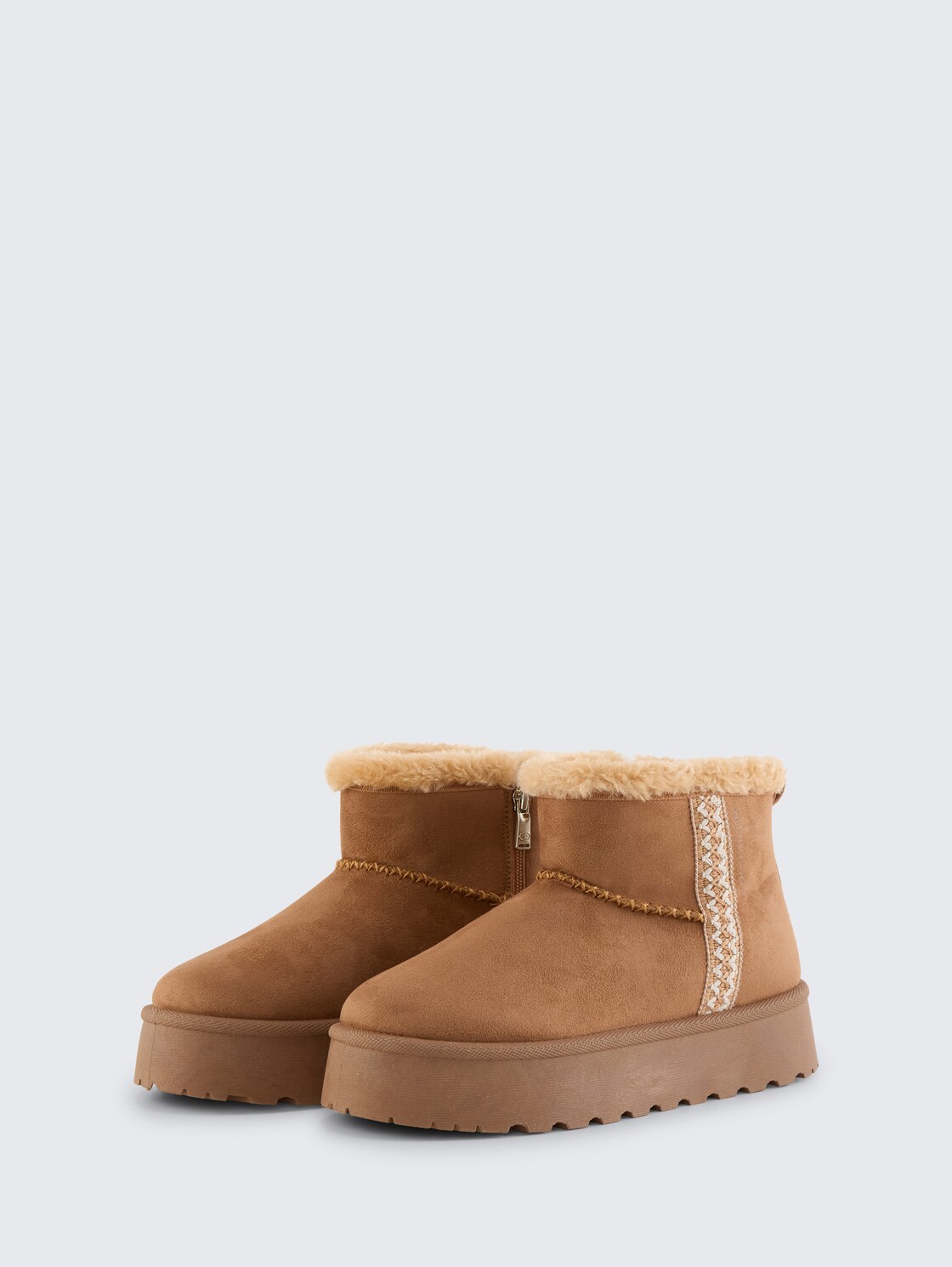 Gefütterte Schneestiefeletten mit Plateau-Sohle - hazel - seitliche Produkt-Ansicht