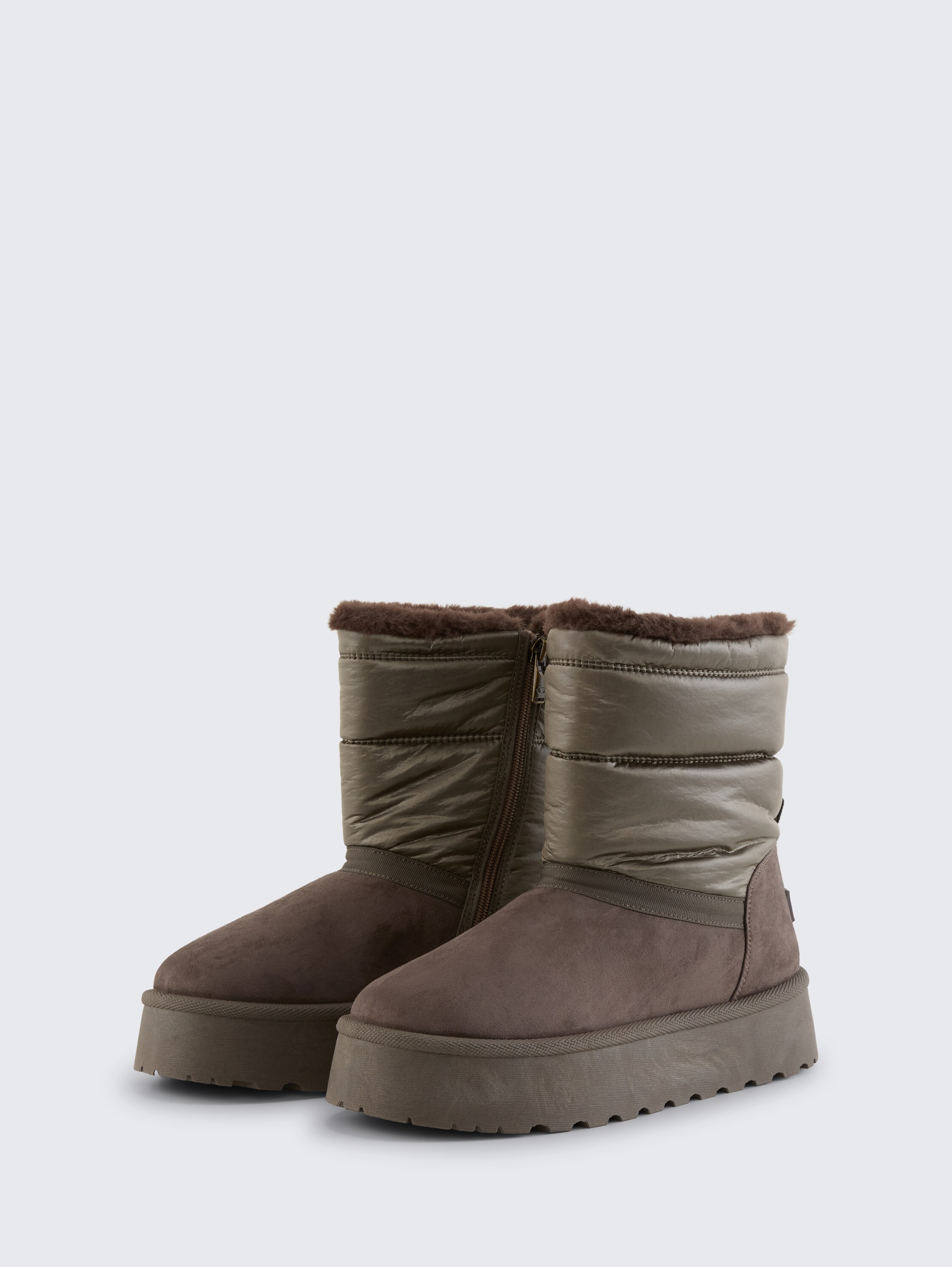 Gefütterte Schneestiefel mit Wattierung - braun - seitliche Produkt-Ansicht
