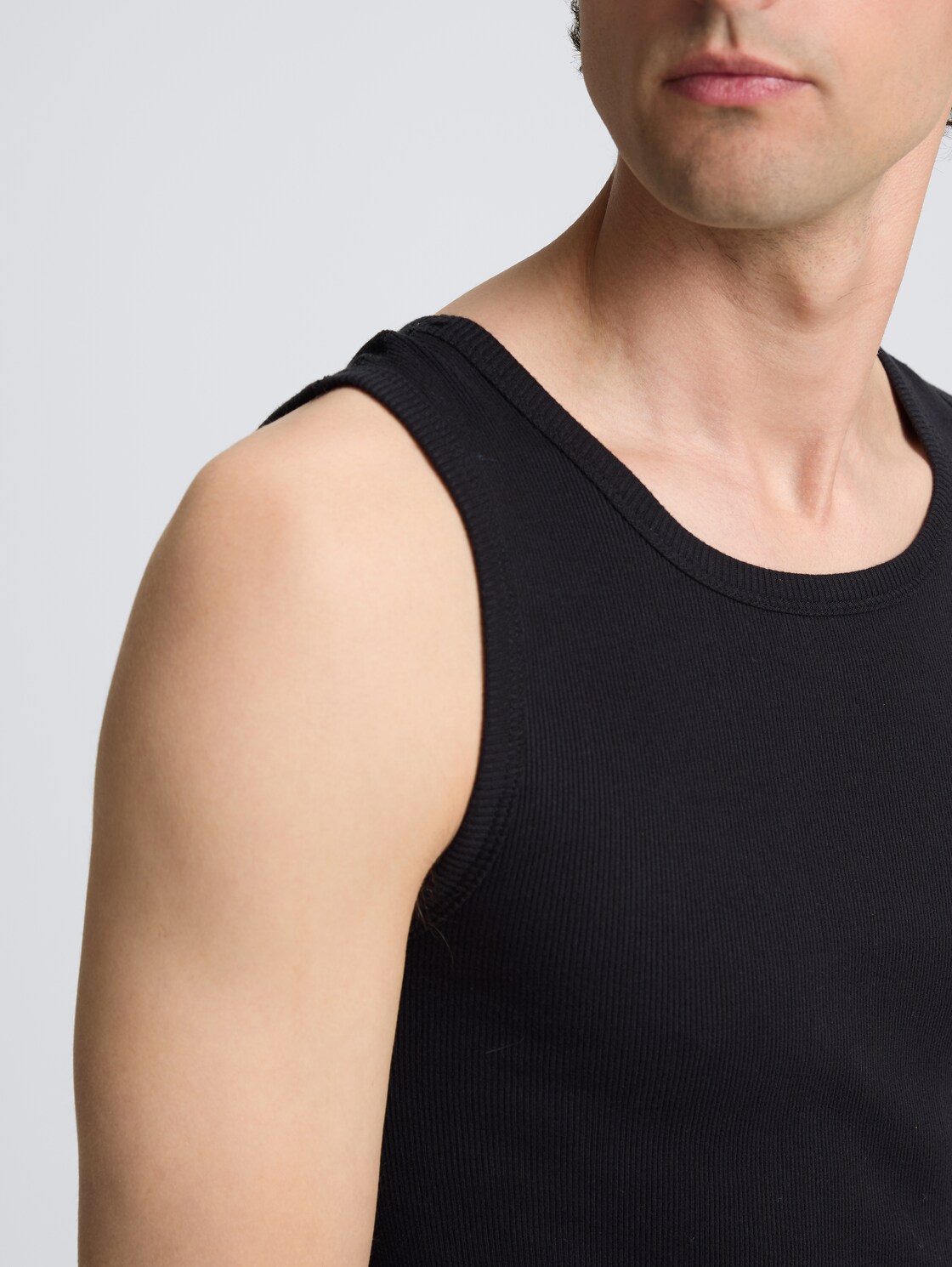 Tanktops mit Rippstruktur im 2er-Pack - black uni - Detail-Model-Ansicht
