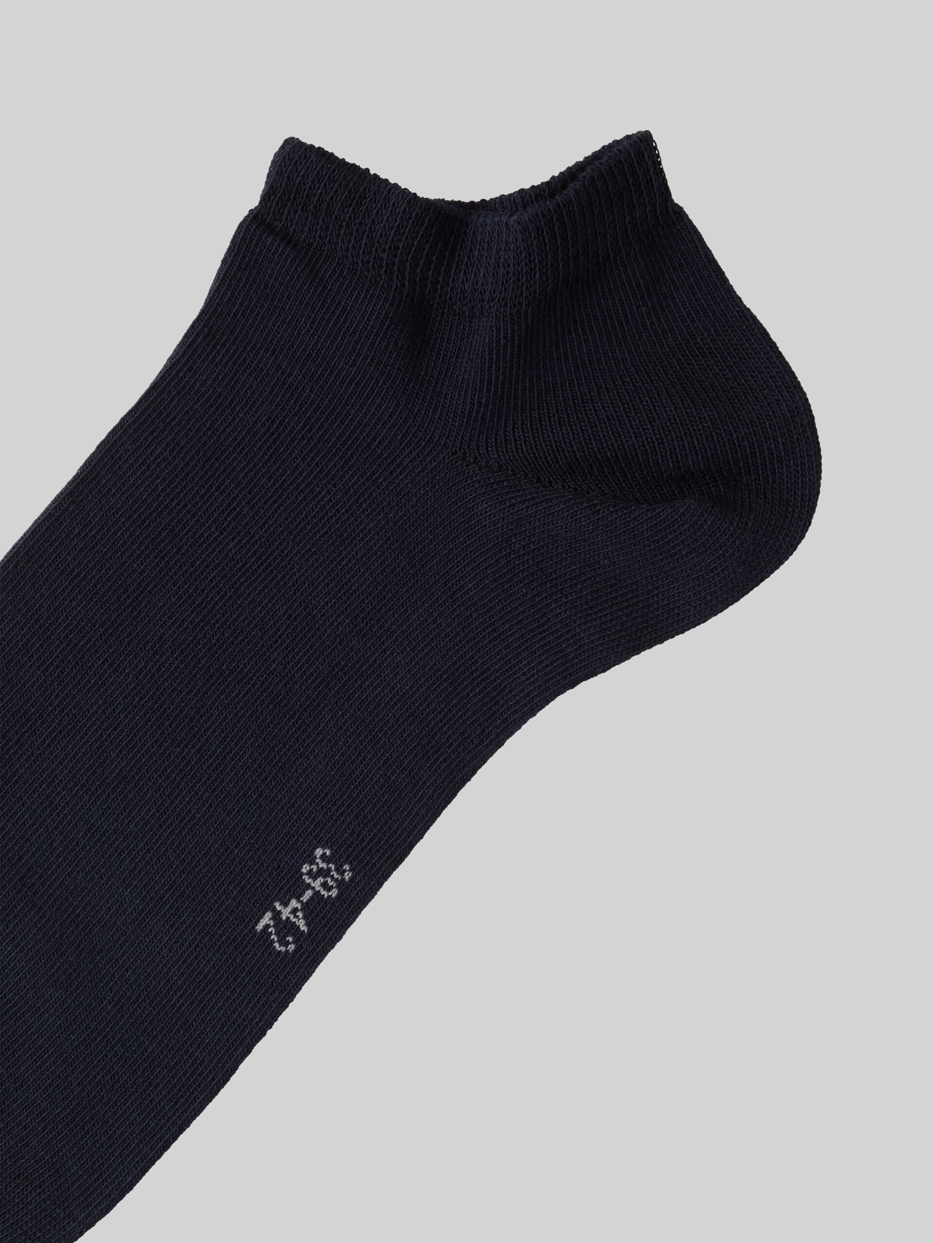 pack with 8 sneaker socks - dark navy - Product detail view