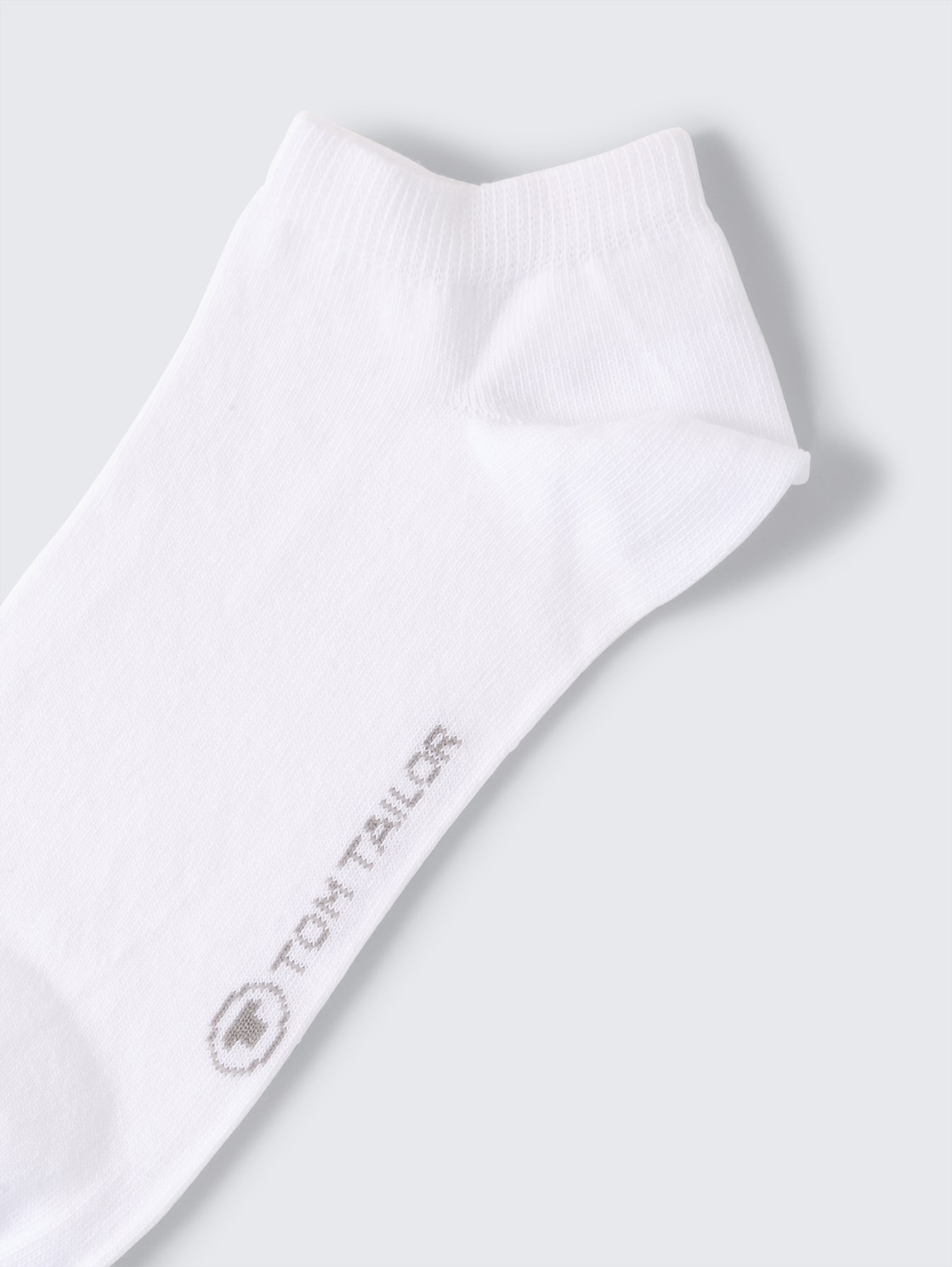 pack with 8 sneaker socks - white - Product detail view