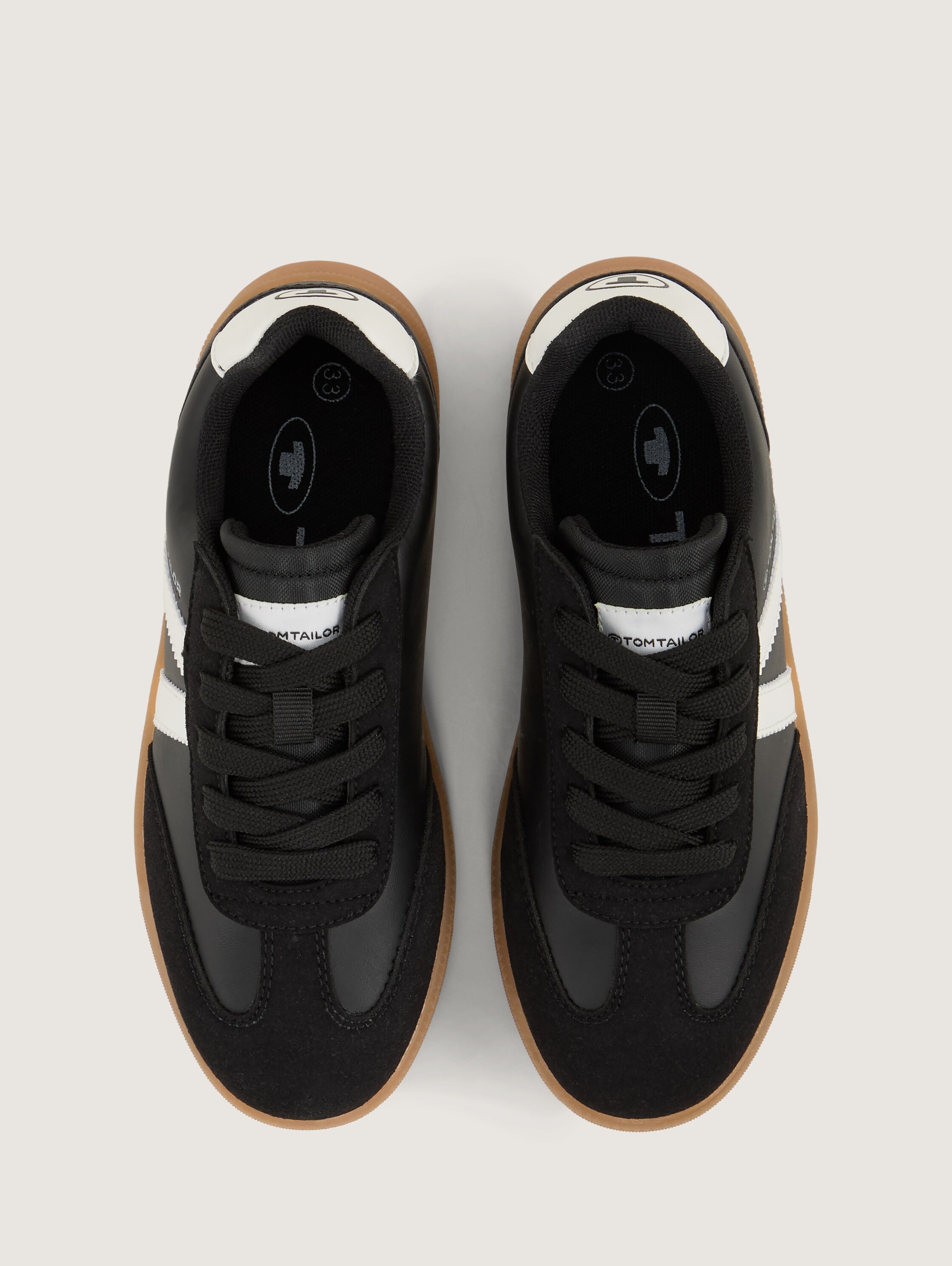 Sneaker mit Colour-Blocking - blackwhite - Produkt-Ansicht von oben 