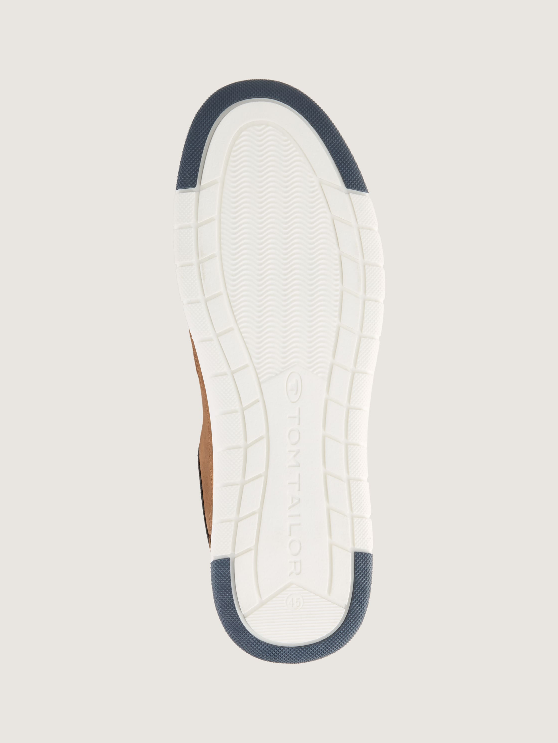 Sneaker aus strukturiertem Lederimitat - cognac - Produkt-Ansicht Sohle