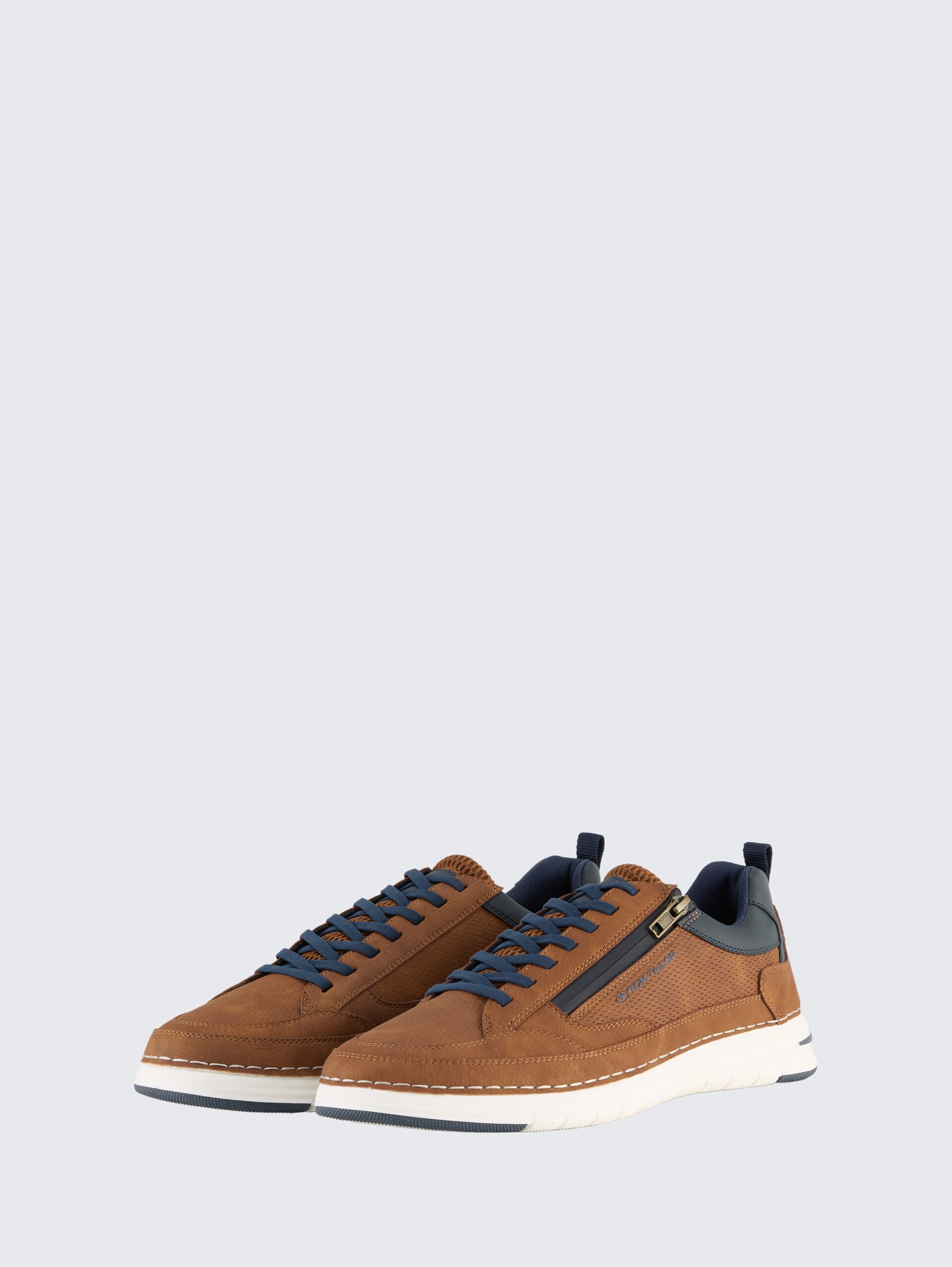 Sneaker aus strukturiertem Lederimitat - cognac - seitliche Produkt-Ansicht