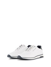 Ausgewählt, Sneaker mit Lochmuster auf der Vorderkappe von Tom Tailor, weiß