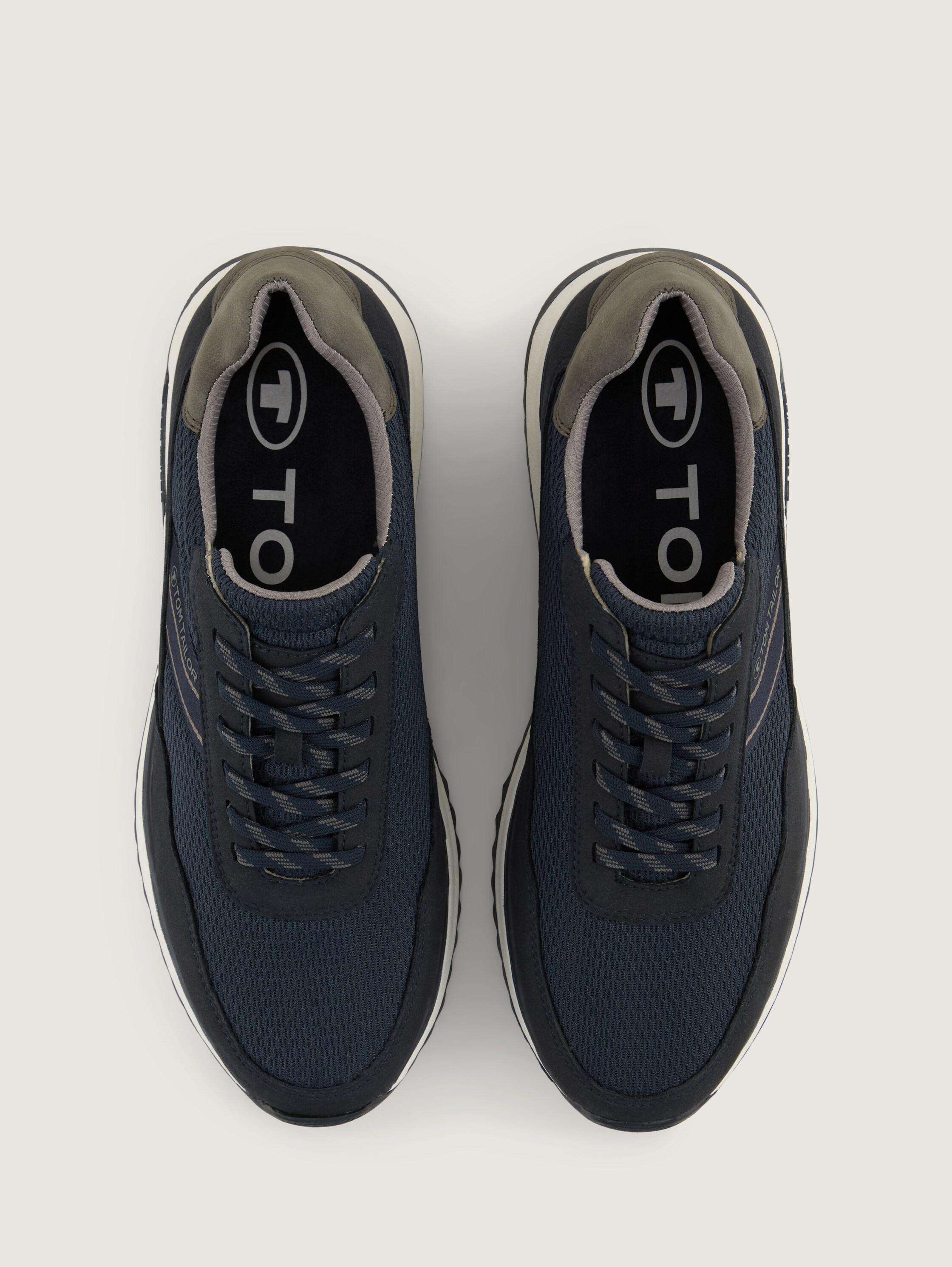 Sneaker mit Mesh-Einsatz - 4