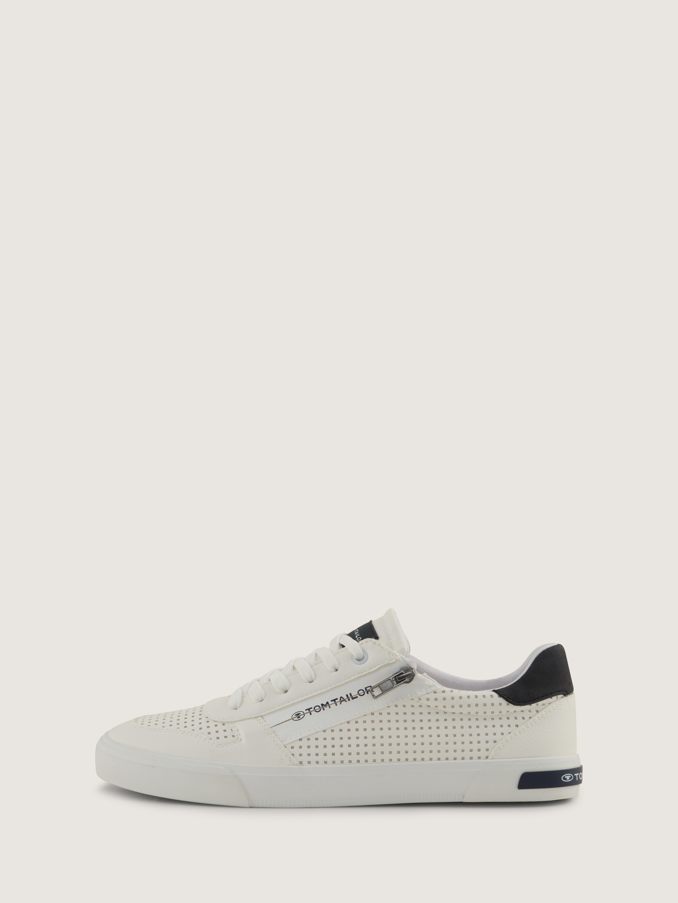Sneaker mit Lochmuster - white_1 - 