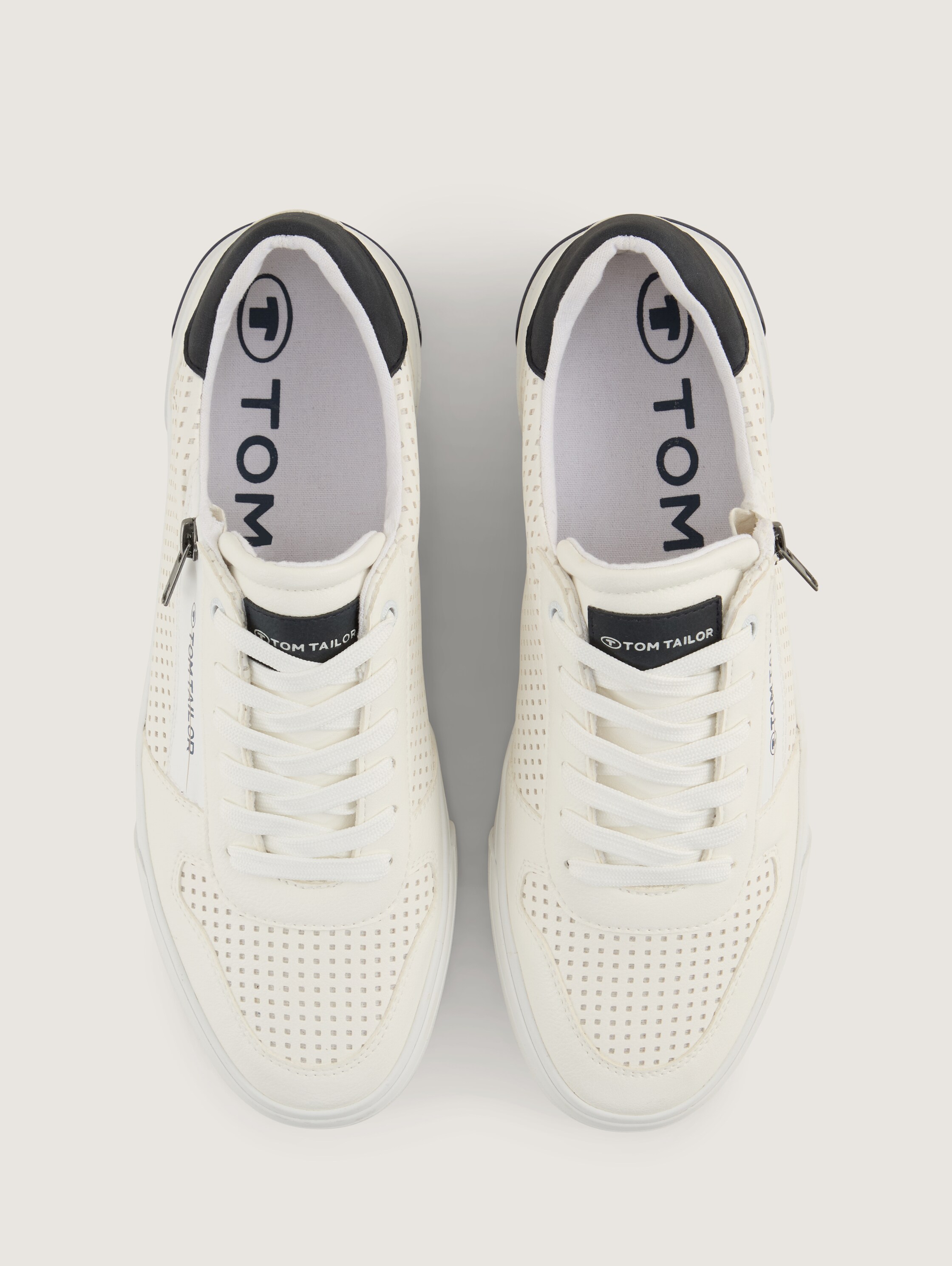 Sneaker mit Lochmuster - white_1 - 