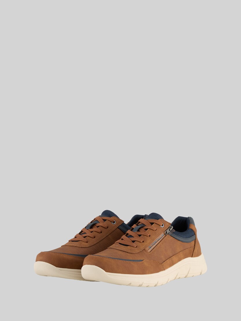 Sneaker aus strukturiertem Lederimitat von Men, cognac