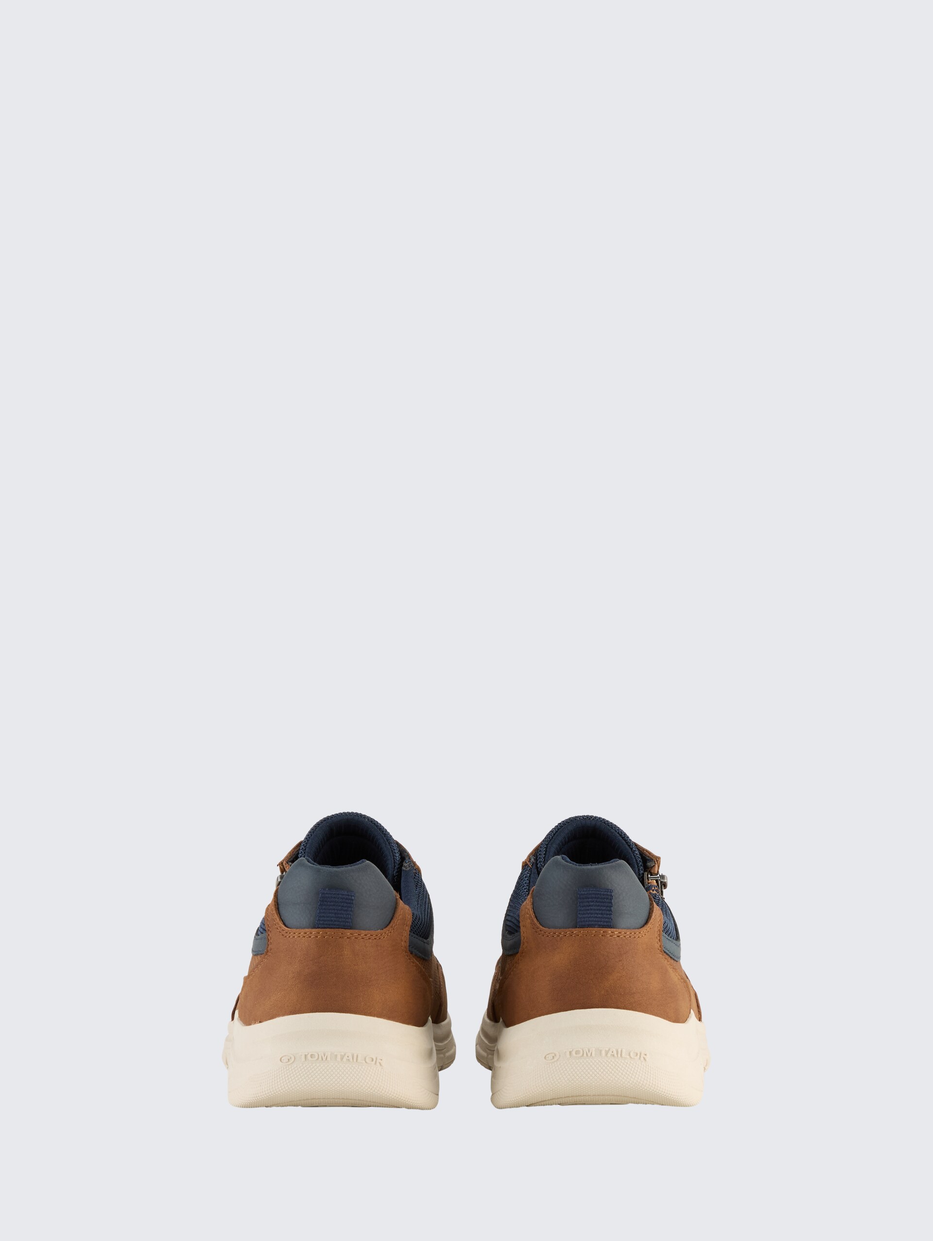 Sneaker aus strukturiertem Lederimitat - cognac - Produkt-Rückansicht