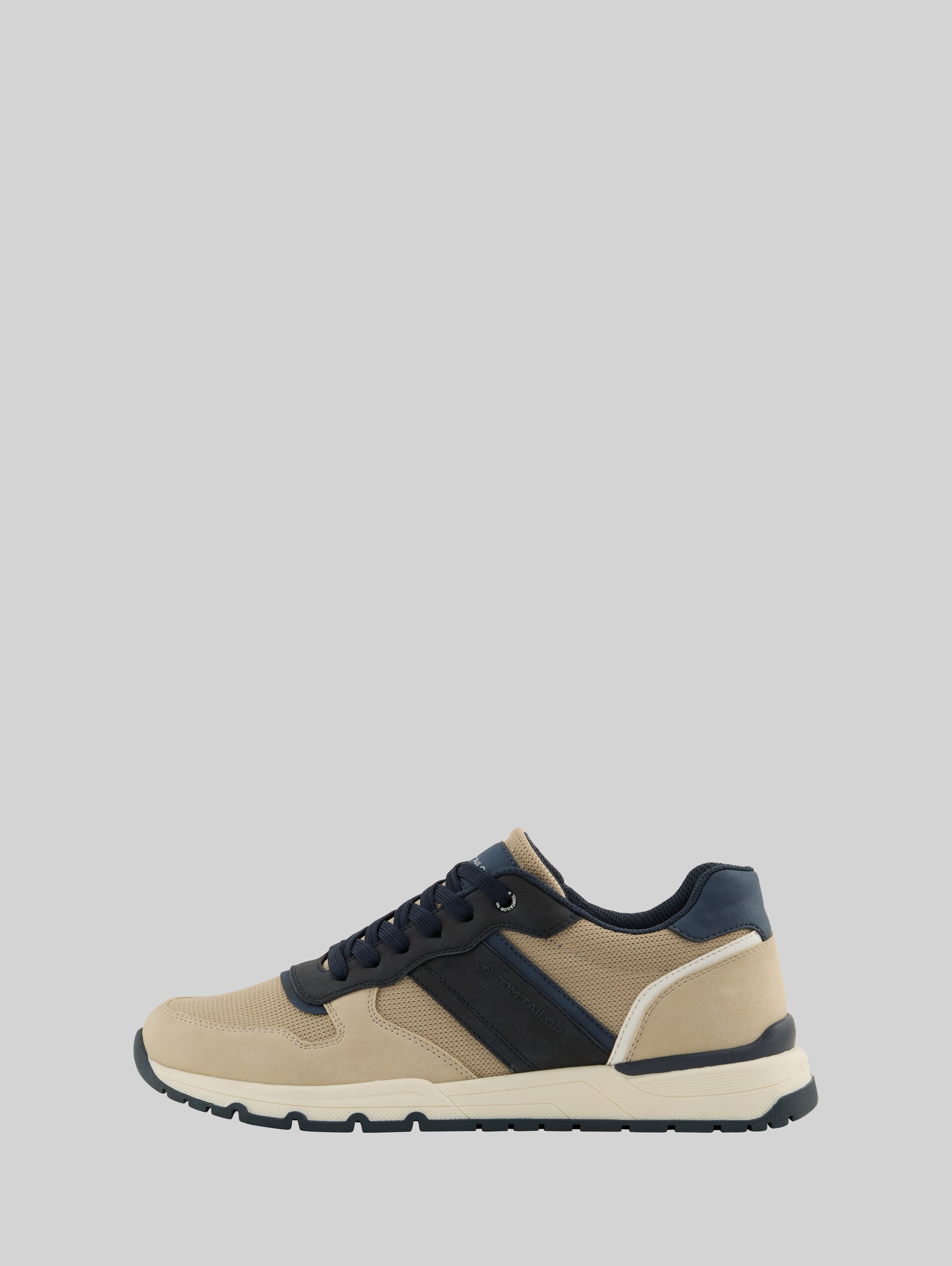 Sneakers with mesh insert - beige - Product detail view