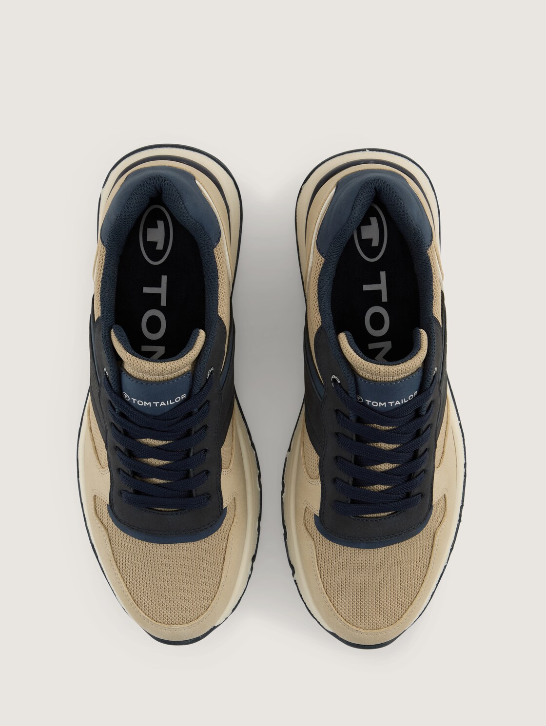 Sneaker mit Mesh-Einsatz - beige - Produkt-Ansicht von oben 