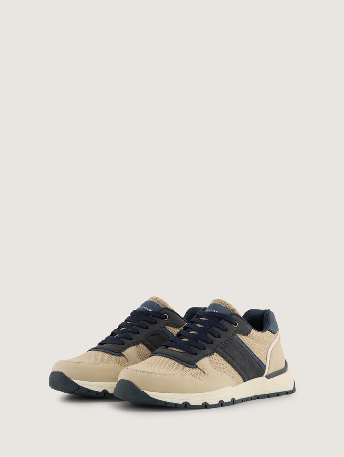 Sneakers met mesh inzetstuk door Men, beige