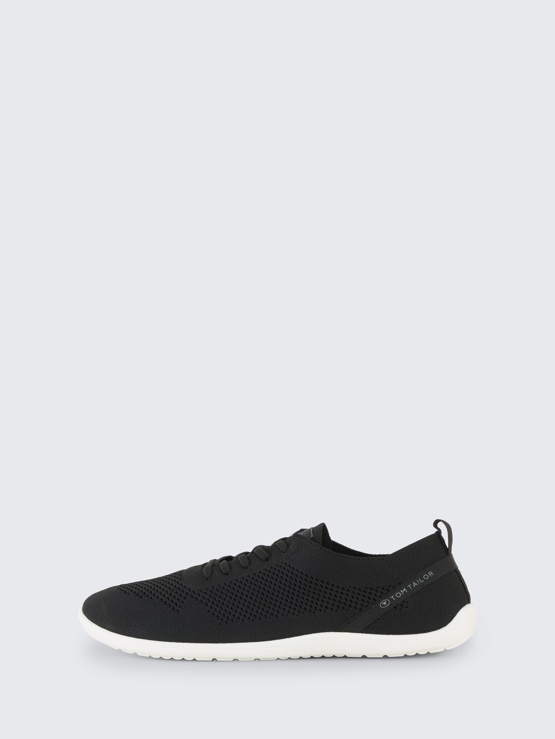 Leichte Schlupf-Sneaker mit Mesh - black - seitliche Produkt-Ansicht