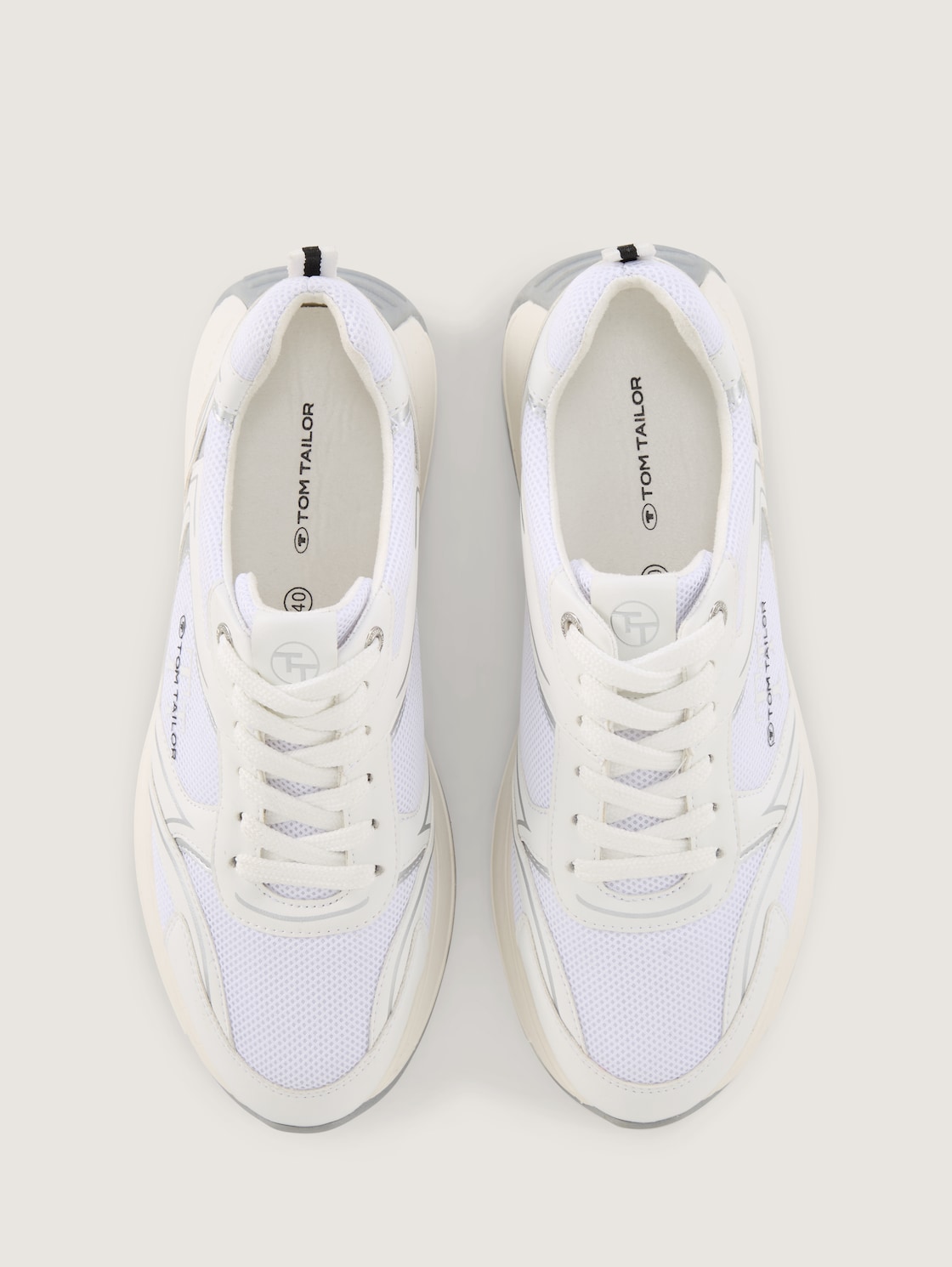 Sneaker mit Mesh-Einsatz - white - Produkt-Ansicht von oben 