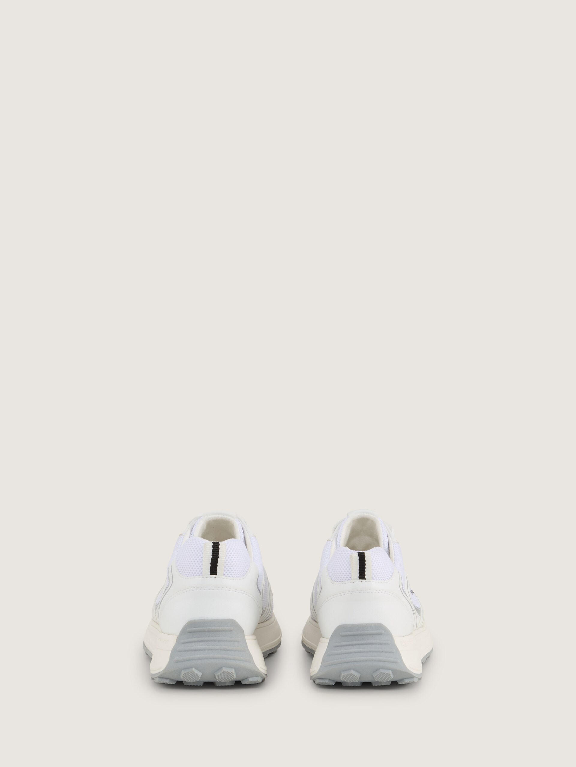 Sneaker met mesh inzetstuk - white - Achteraanzicht product
