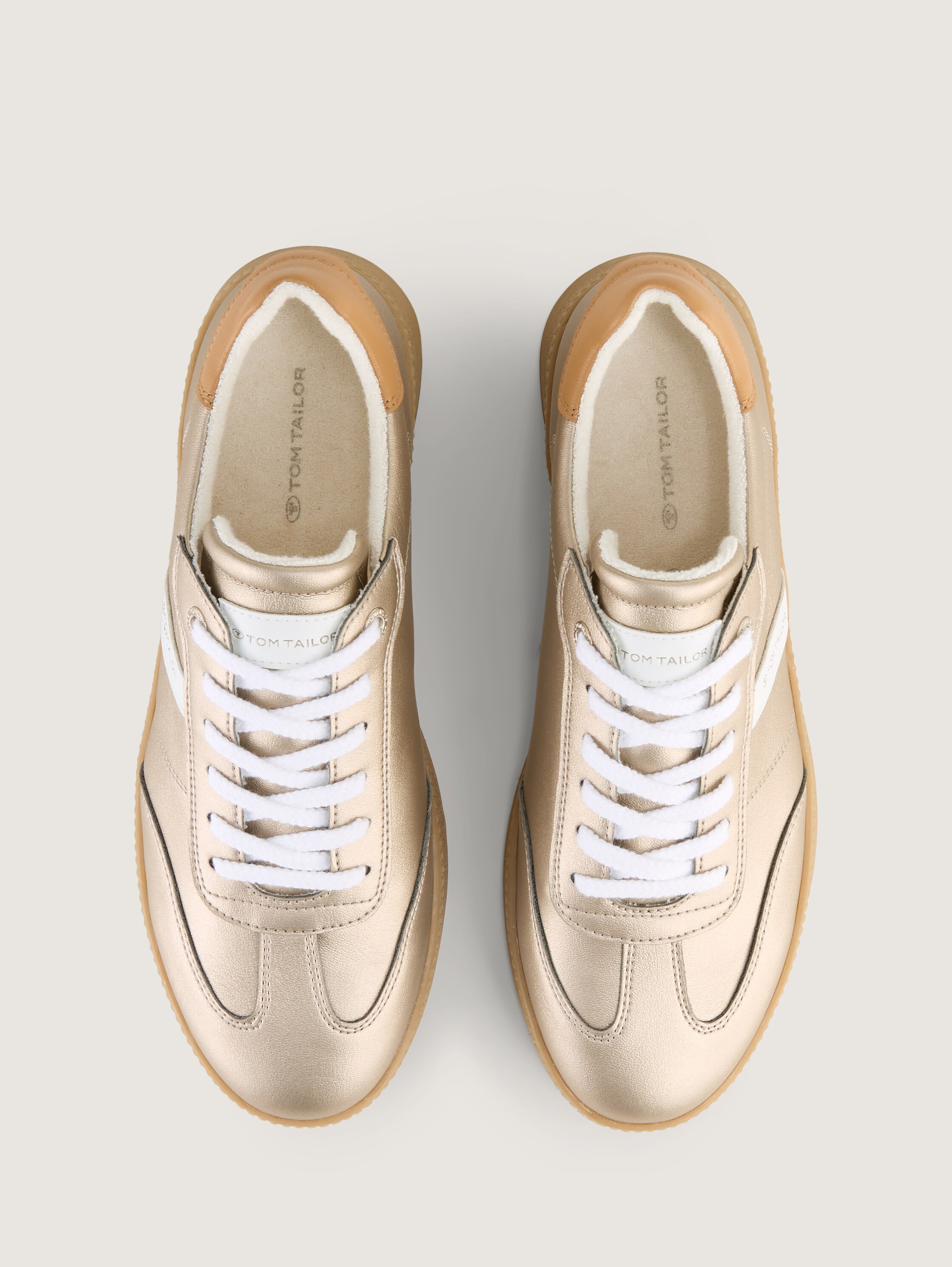 Sneaker im Metallic-Look - gold - 