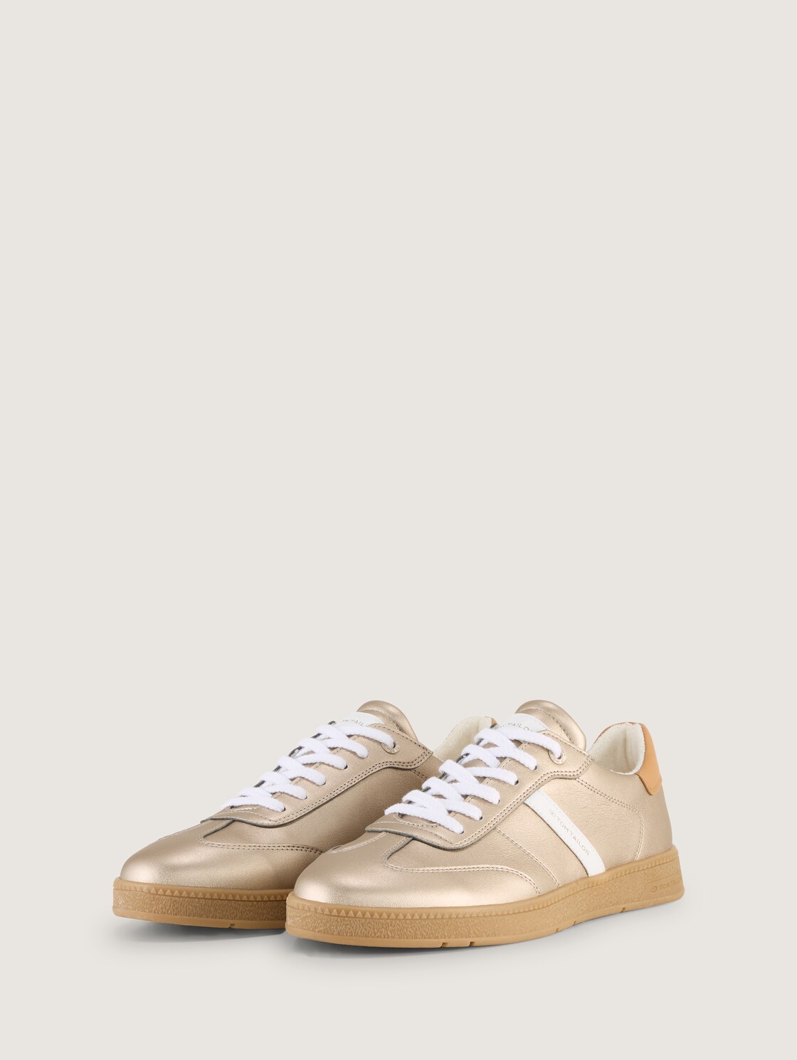 Sneaker im Metallic-Look - gold - seitliche Produkt-Ansicht