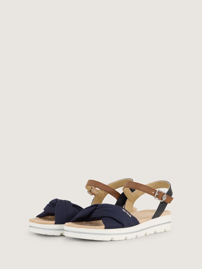 Platte sandalen met gespsluiting door Women, navy