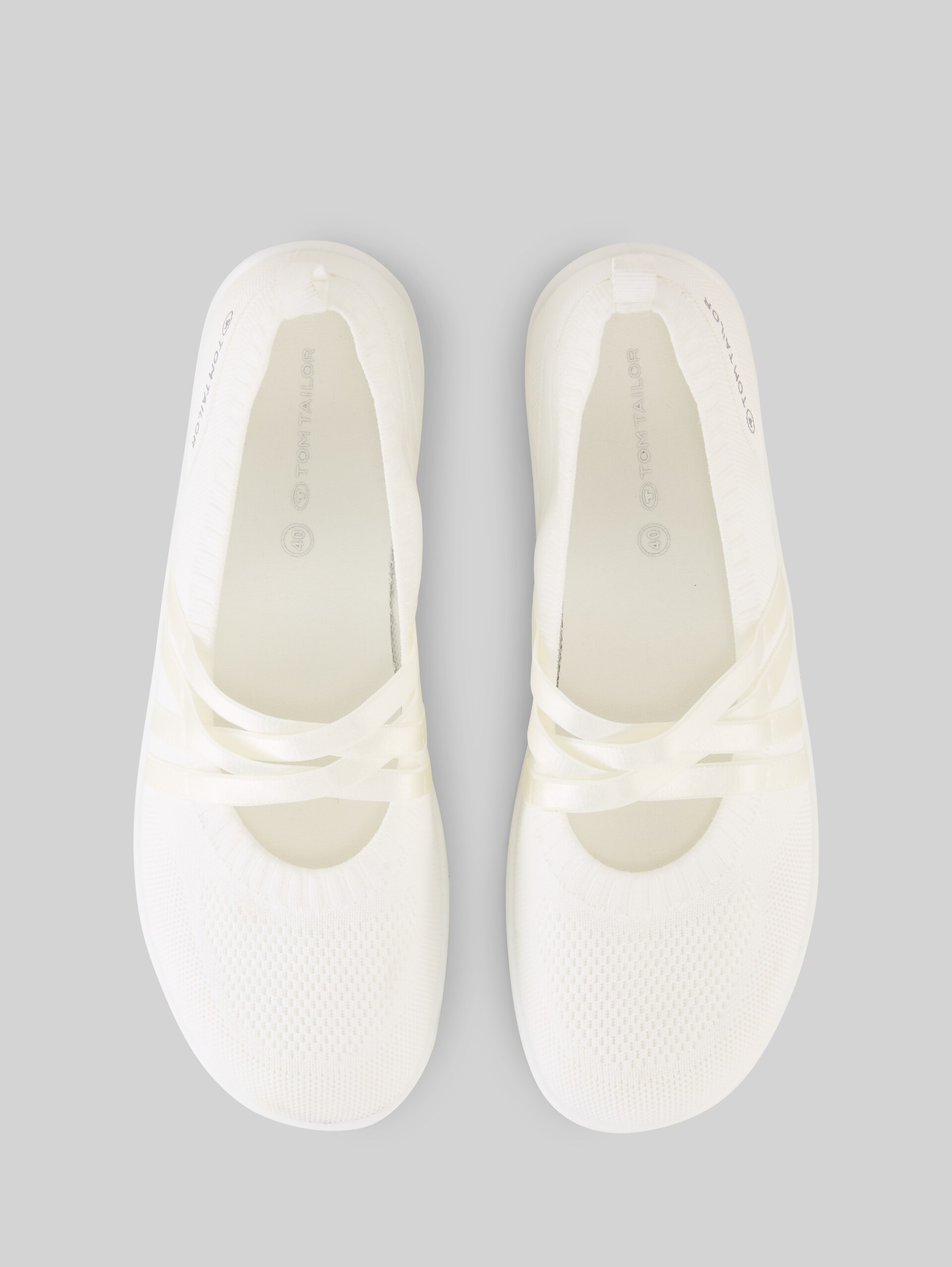 Flat slip-ons with straps - white - Product view from top 