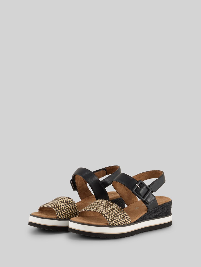 Sandalen mit Keilabsatz von Women, black