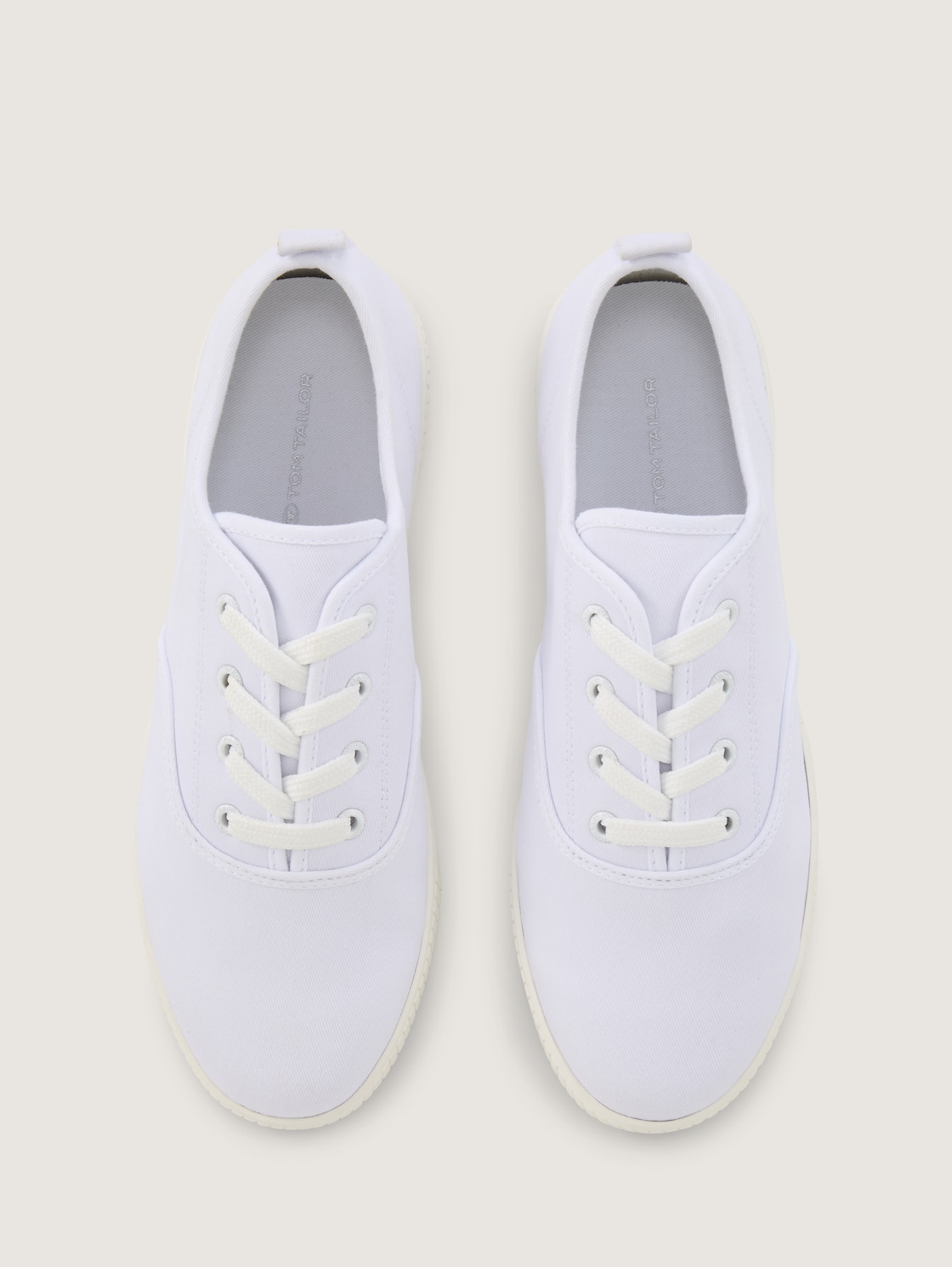 Leichter Sneaker aus Textilstoff - white - Produkt-Ansicht von oben 